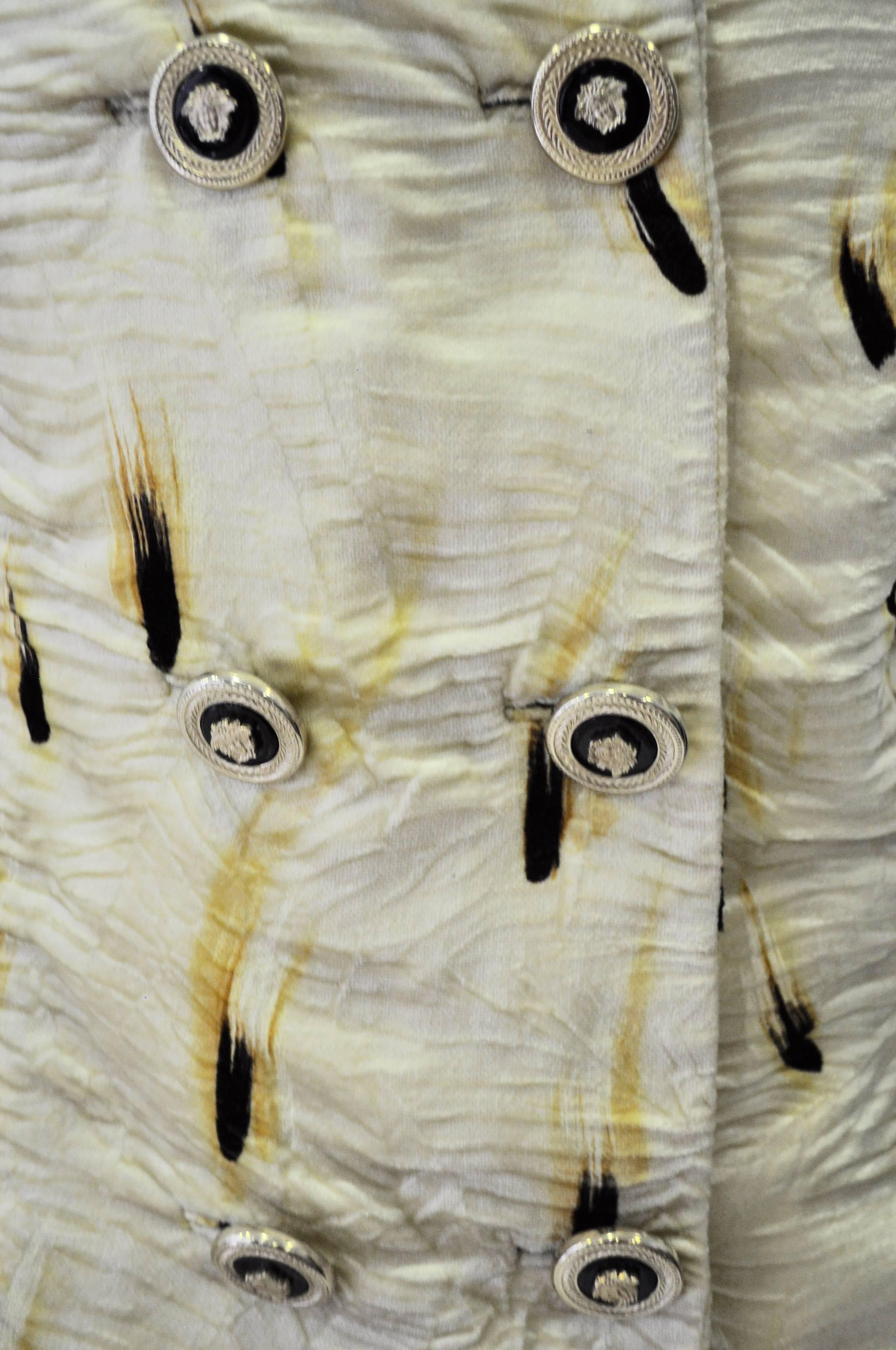 Highly Original Gianni Versace Couture Abstract Plume Print Skirt Suit For Sale 1