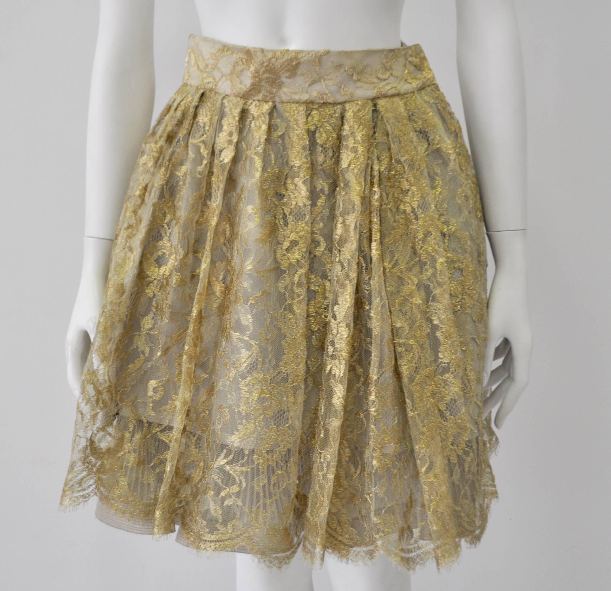 Women's Exceptional Gianni Versace Couture Multi-Tier Flounce Gold Lace Skirt For Sale