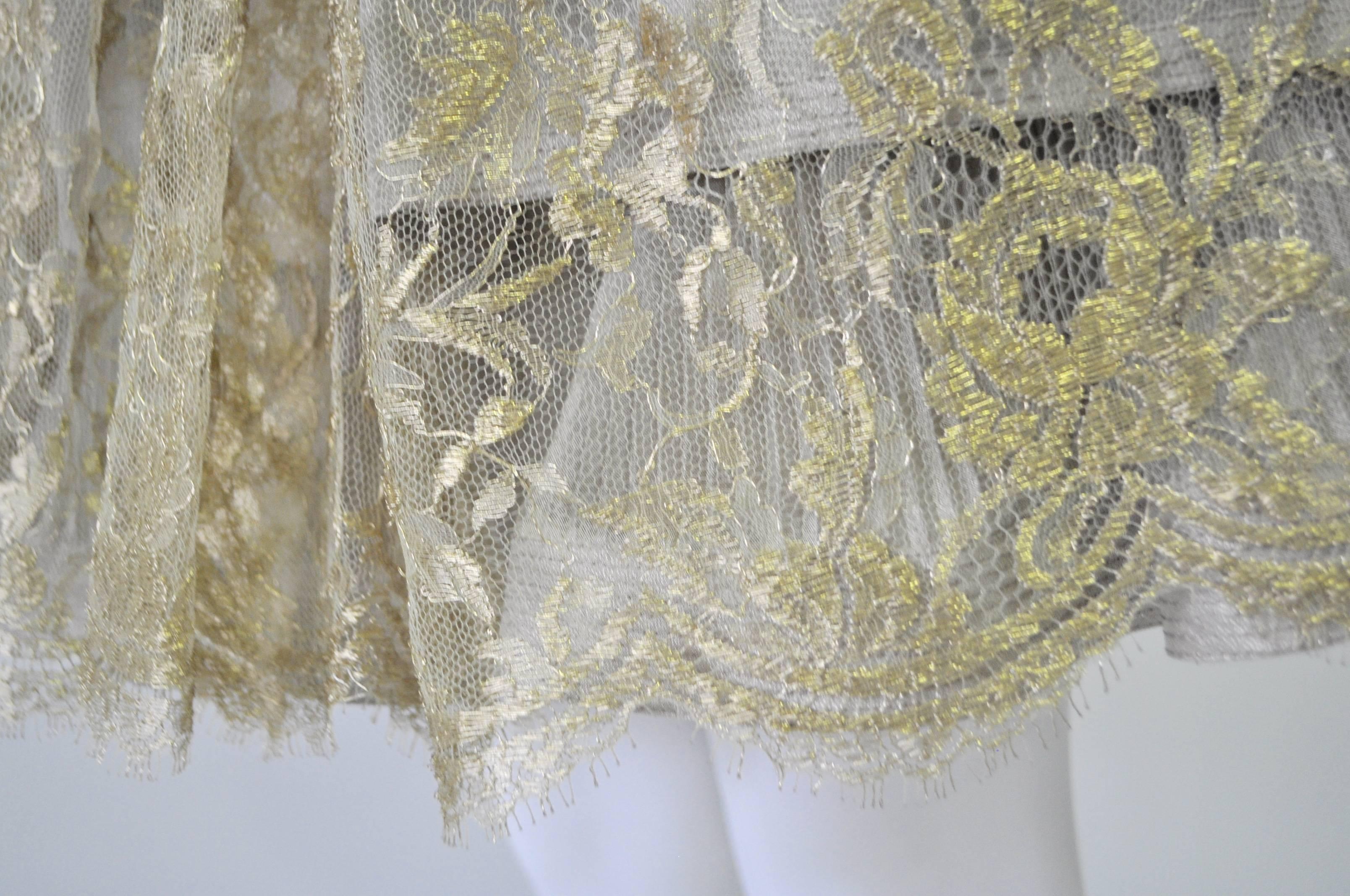 Exceptional Gianni Versace Couture Multi-Tier Flounce Gold Lace Skirt For Sale 2
