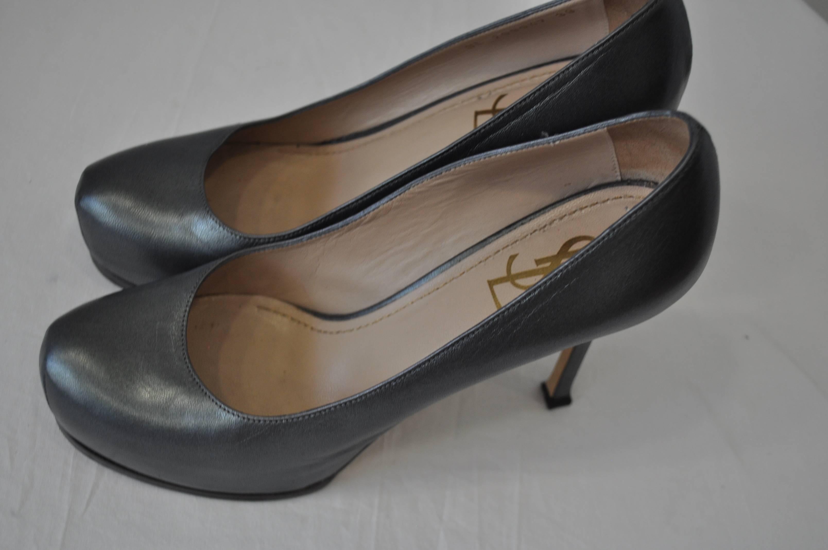 Stand-out Yves Saint Laurent Gunmetal Tribtoo Platform Pumps In Excellent Condition For Sale In Athens, Agia Paraskevi