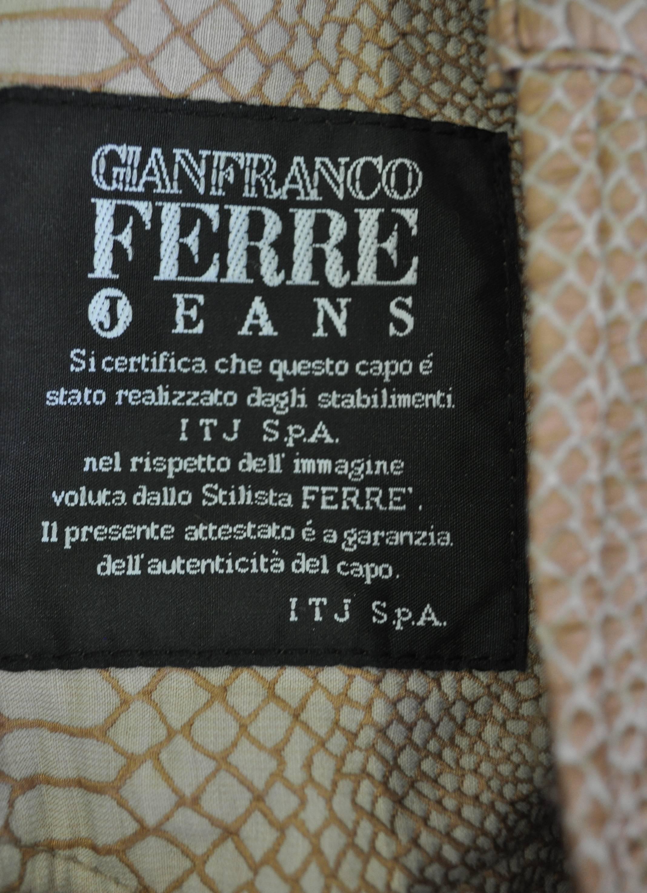 Original Gianfranco Ferre Mod 40011 Lustrous Python Print High Waisted Jeans For Sale 4