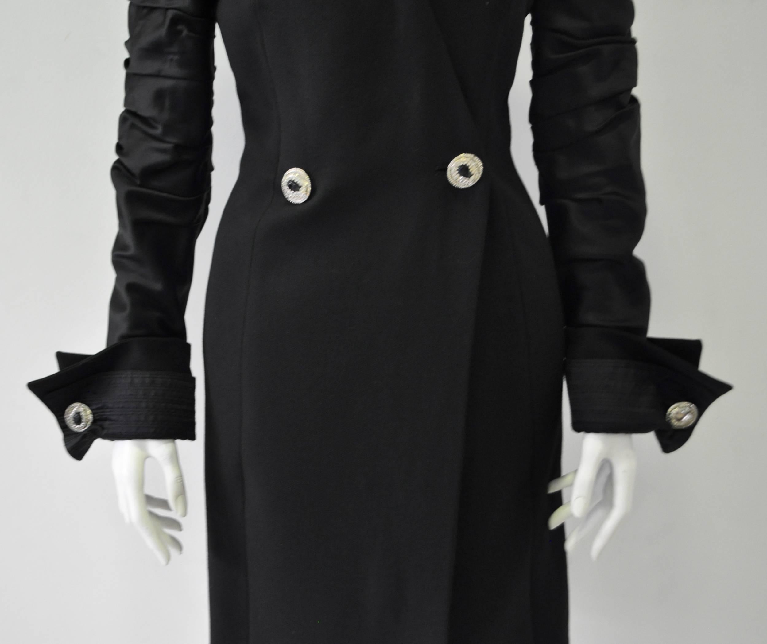 Commanding  and Important Gianni Versace Couture Cocktail Coat Dress In New Condition For Sale In Athens, Agia Paraskevi