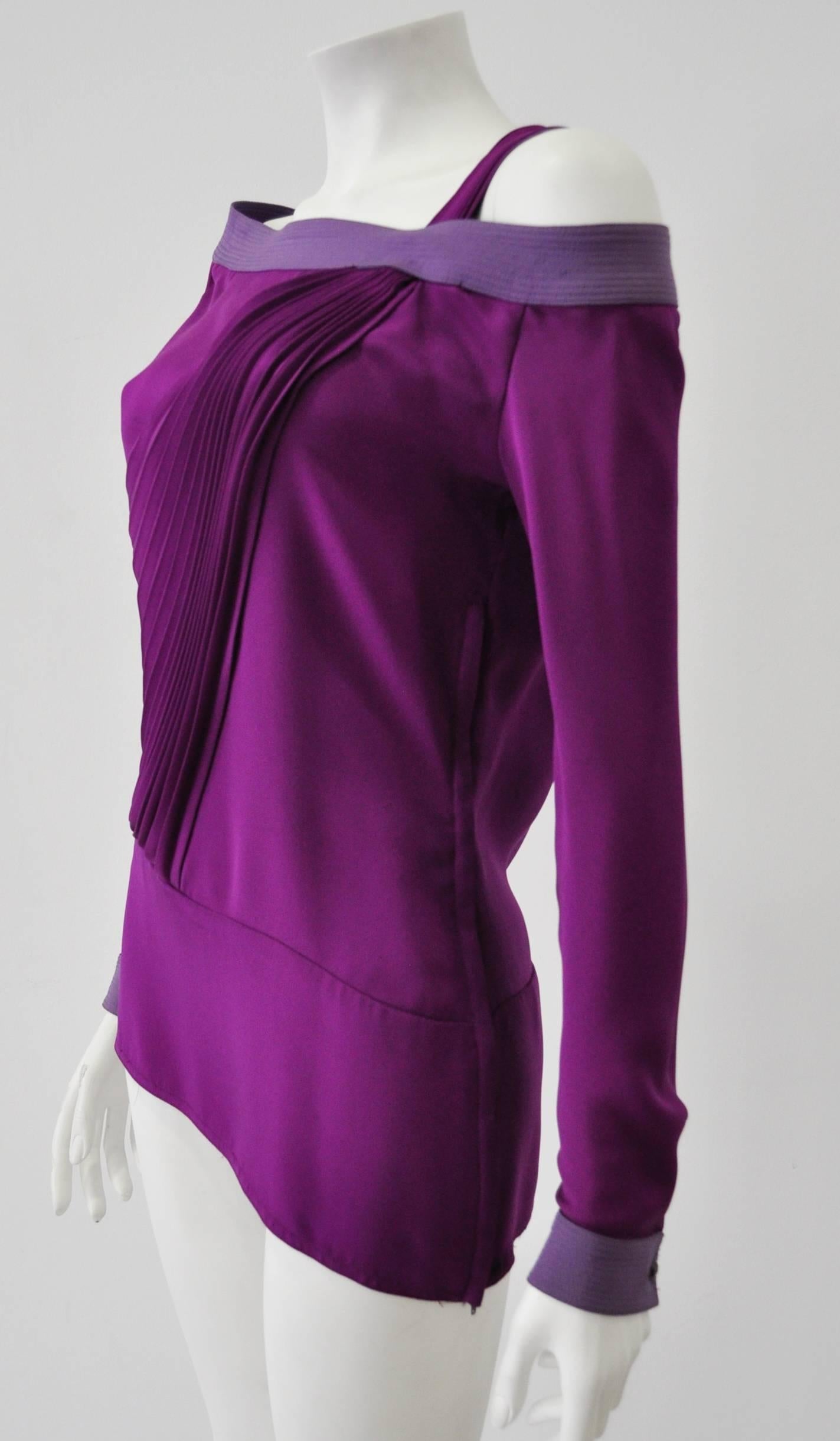 Interesting Gianni Versace Front Pleat Off Shoulder Magenta Silk Shirt In New Condition For Sale In Athens, Agia Paraskevi