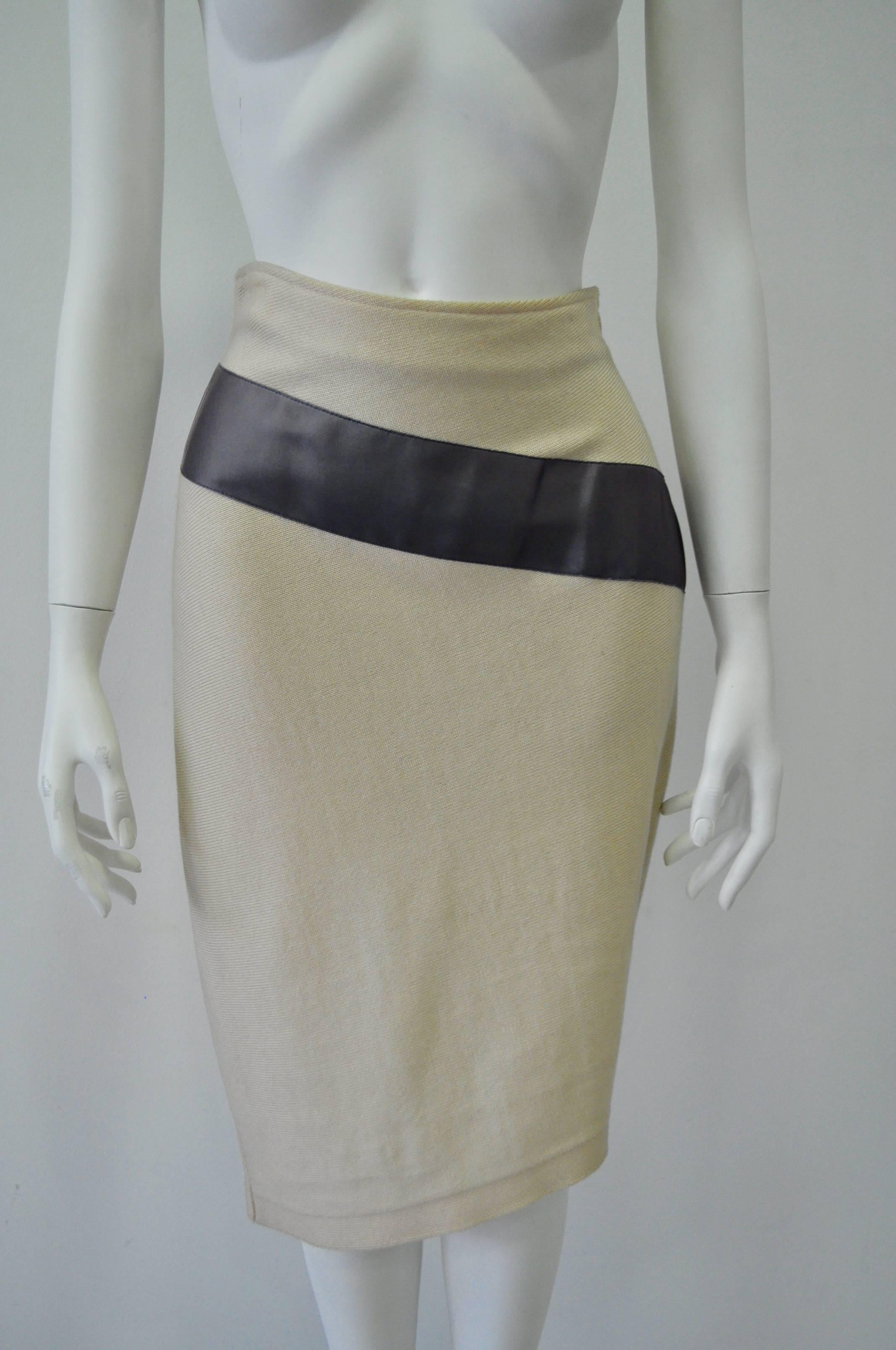 Chic and Unique Gianfranco Ferre Asymmetrical Ecru Knit Pencil Skirt with Contrasting Grey Silk Ribbon Sash