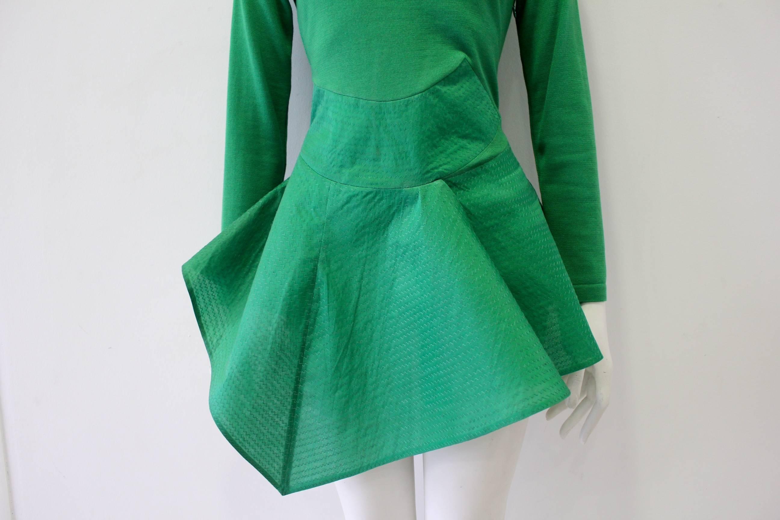 Exceptional Gianfranco Ferre Architectural Origami Peplum Tunic Top In New Condition For Sale In Athens, Agia Paraskevi