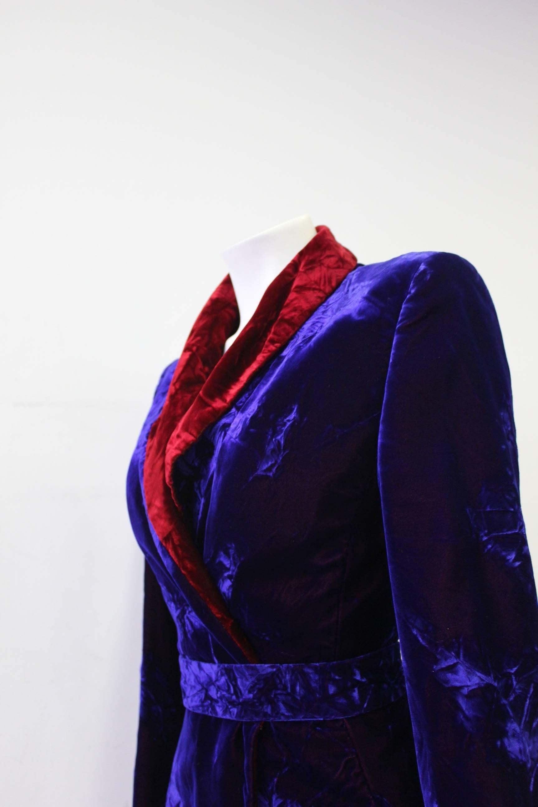 Istante By Gianni Versace Crushed Velvet Evening Coat  Fall/Winter 1997 For Sale 2
