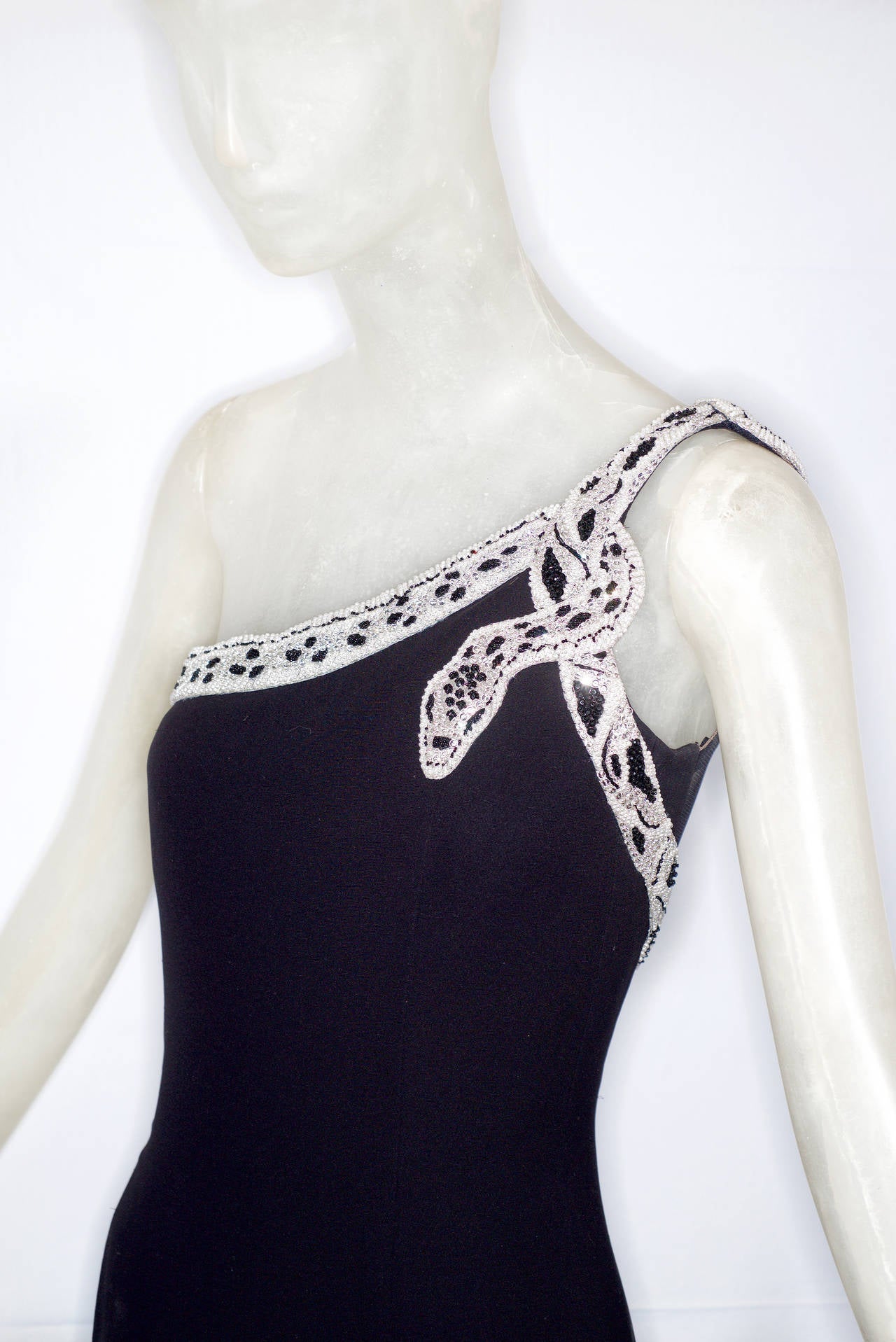 Extraordinary 1970s Valentino Haute Couture Gown with Bijoux-Embroidered Snake For Sale 1