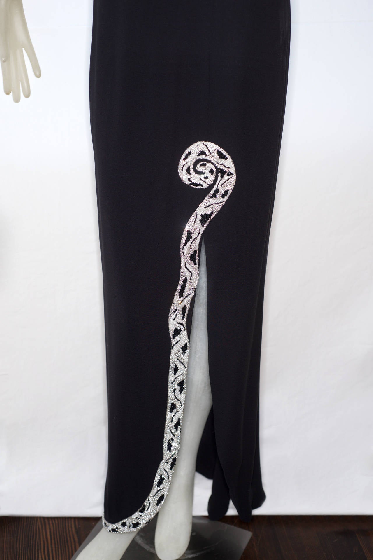 Extraordinary 1970s Valentino Haute Couture Gown with Bijoux-Embroidered Snake For Sale 2