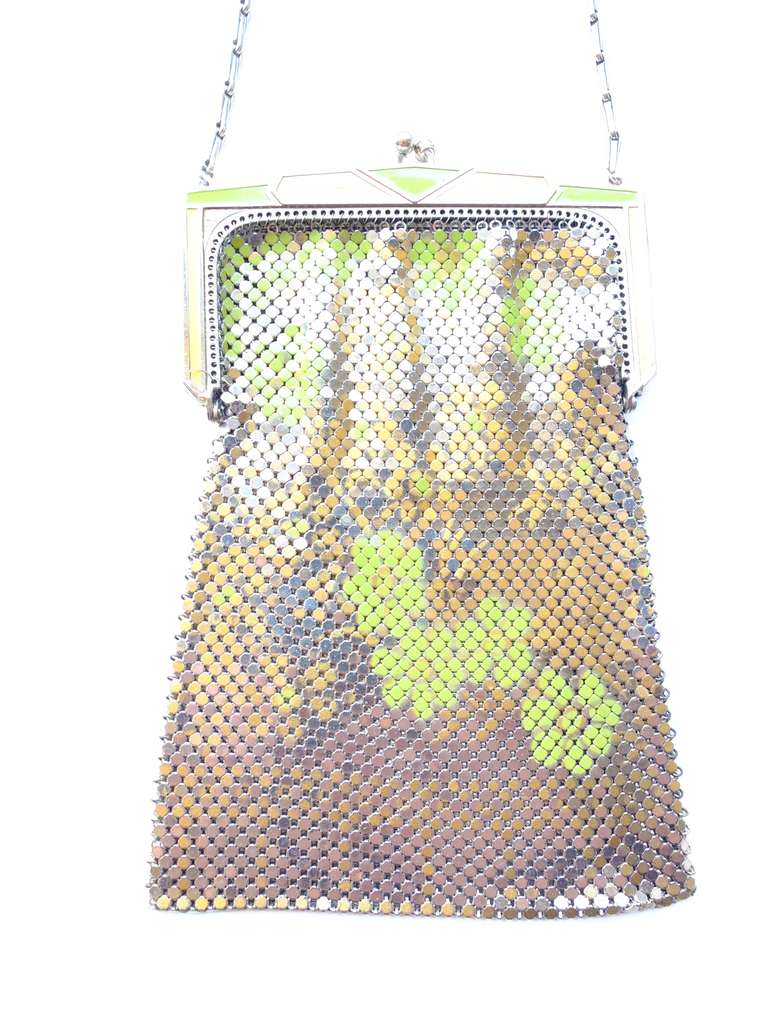 Whiting and Davis Metal Mesh Bag with Lime Flowers In Excellent Condition For Sale In New York, NY