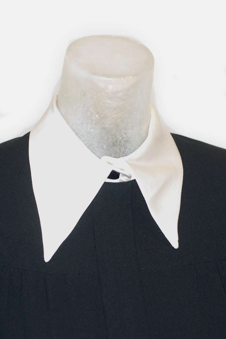 Women's 1970s VALENTINO HAUTE COUTURE Black Dress with White Silk Collar and Cuffs For Sale