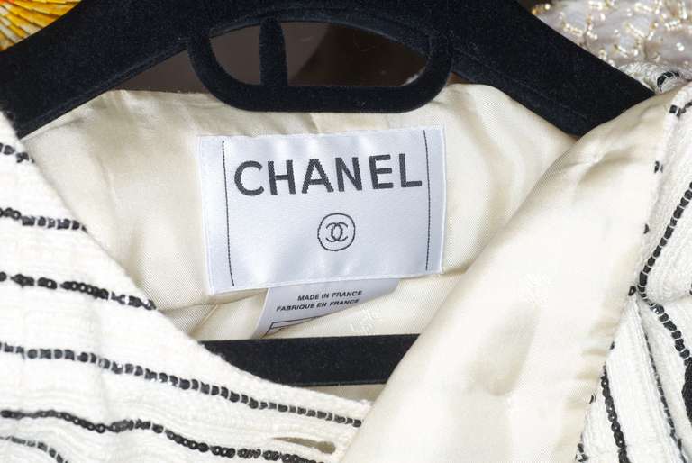 Chanel 2001 Fitted Jacket with Tiny Black Sequin Stripes and Rubber Camellia For Sale 2
