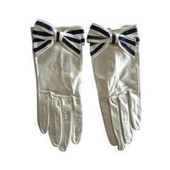 Yves Saint Laurent White Leather Gloves with Bows
