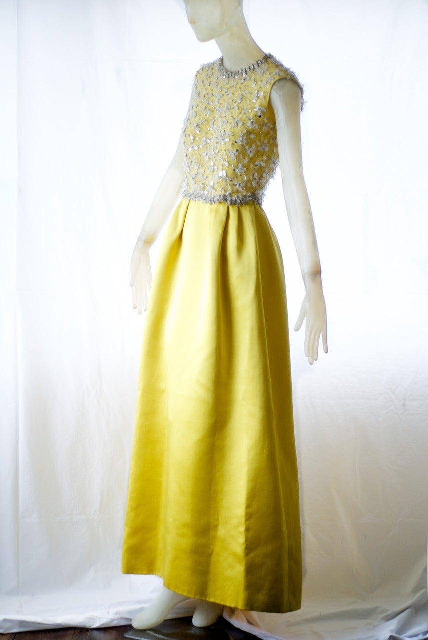 A Rare 1966 Valentino Haute Couture Gown Withe Embroidered Bodice 6