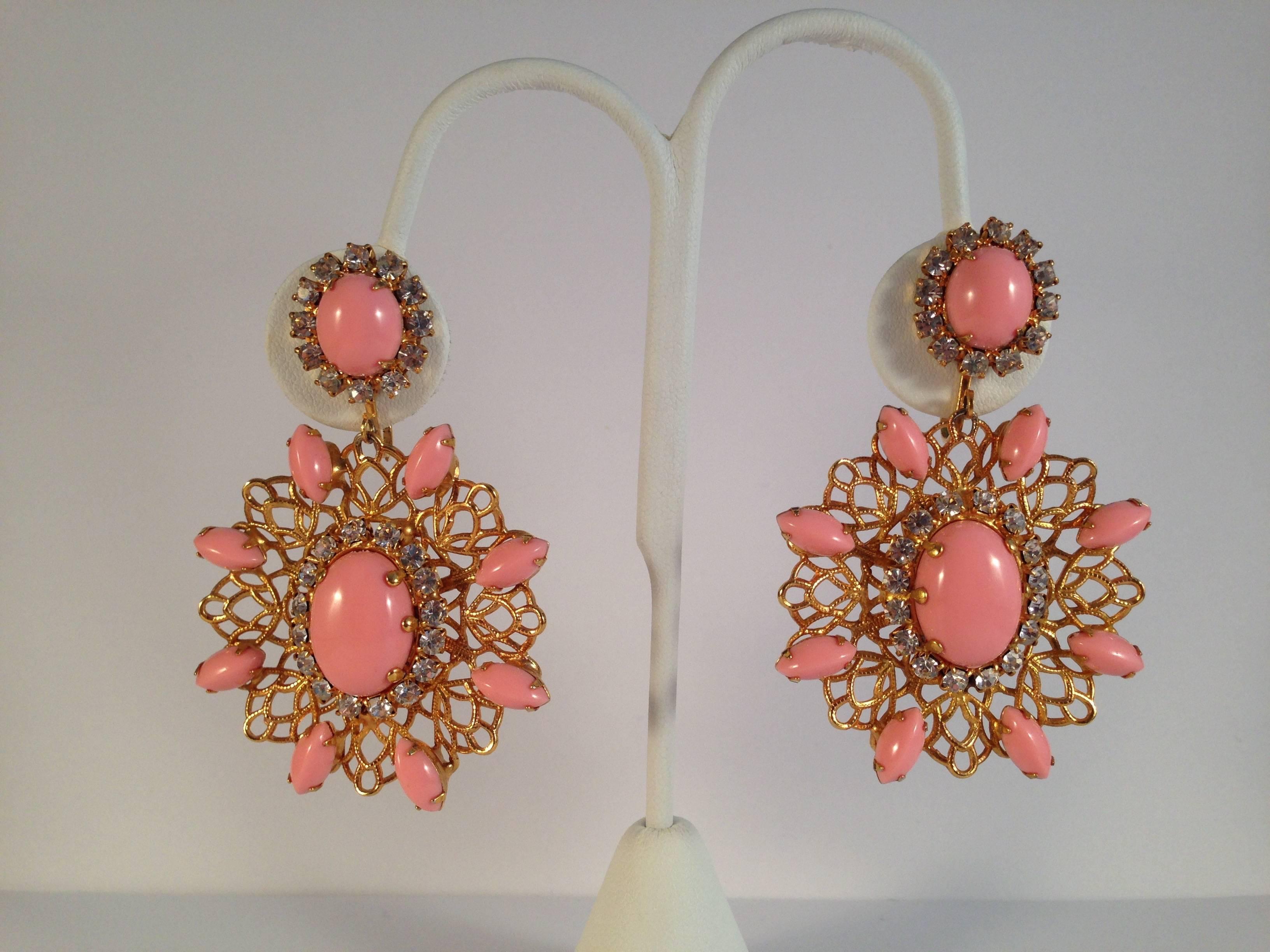 Amazing 1960s Kenneth Jay Lane Pink Chandelier Earrings In Excellent Condition In Chicago, IL