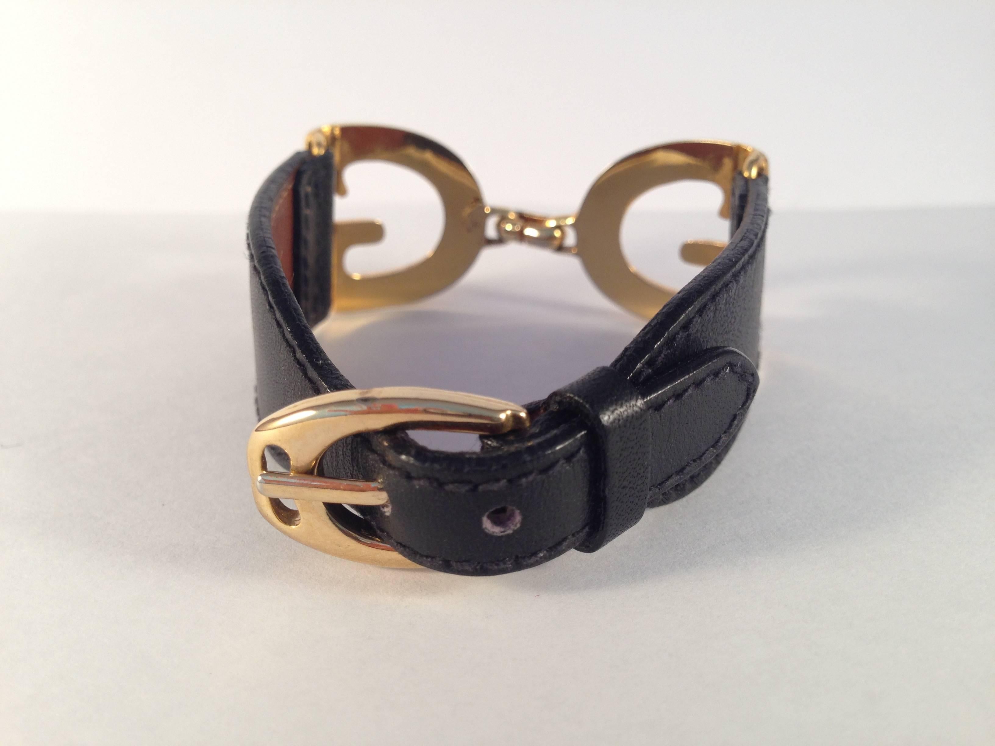 Vintage Gucci Bracelet Black Leather with Goldtone Logo  In Excellent Condition In Chicago, IL
