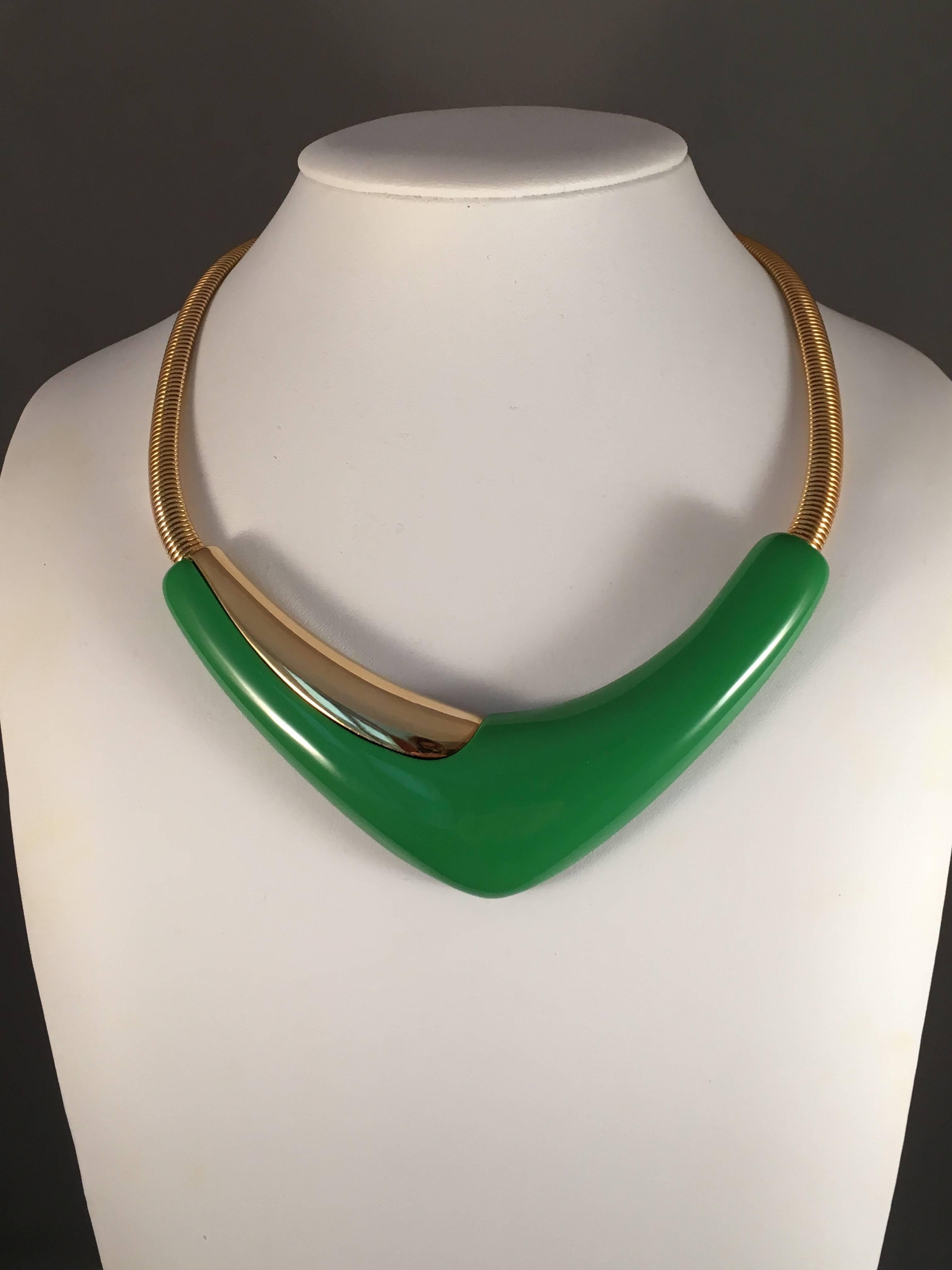 1970s Monet Modernist Necklace Green Lucite In Excellent Condition In Chicago, IL