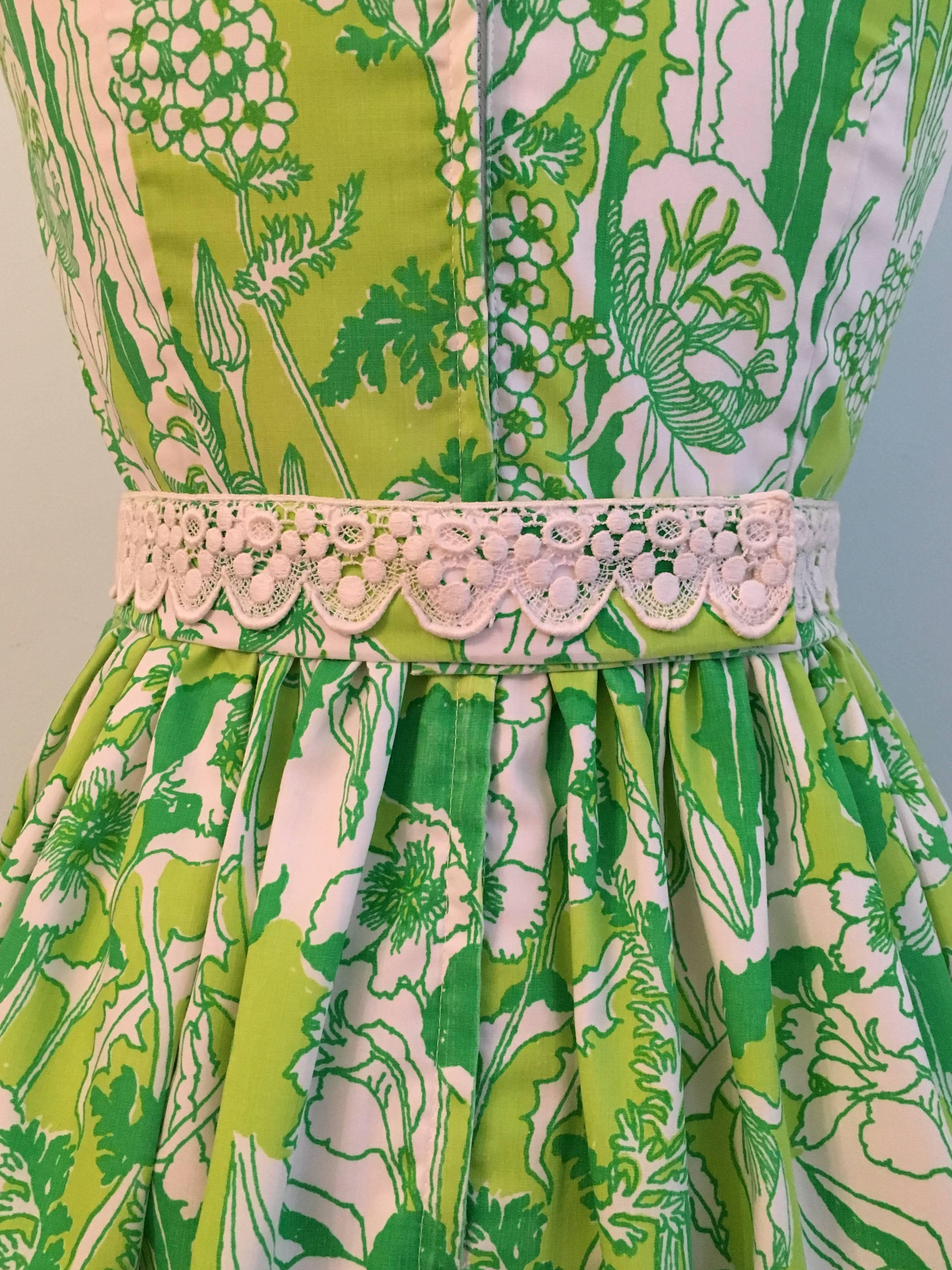 Women's Rare 1960s Lilly Pulitzer Dress Green Floral Print with Huge Lace Collar For Sale