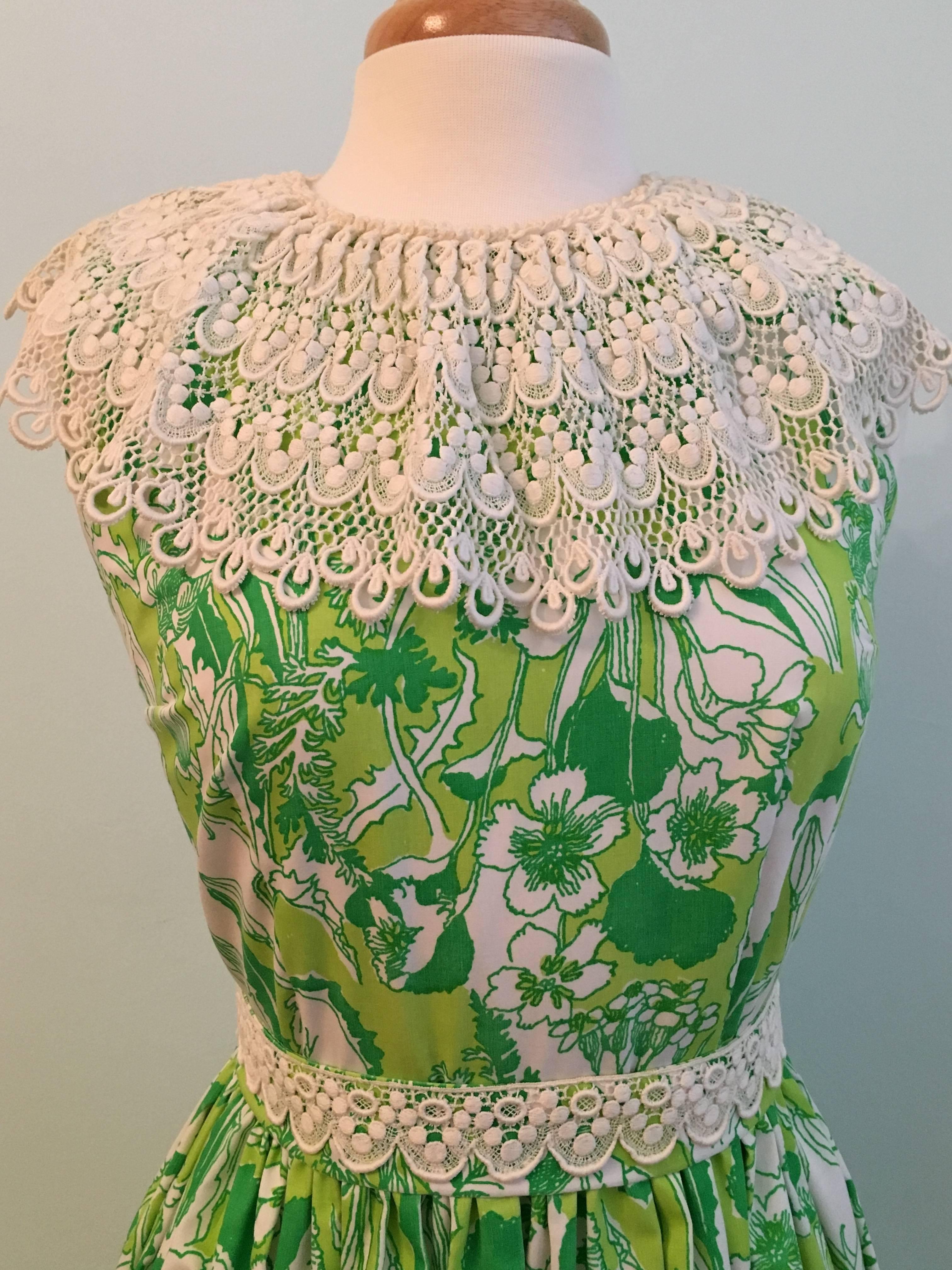 Brown Rare 1960s Lilly Pulitzer Dress Green Floral Print with Huge Lace Collar For Sale