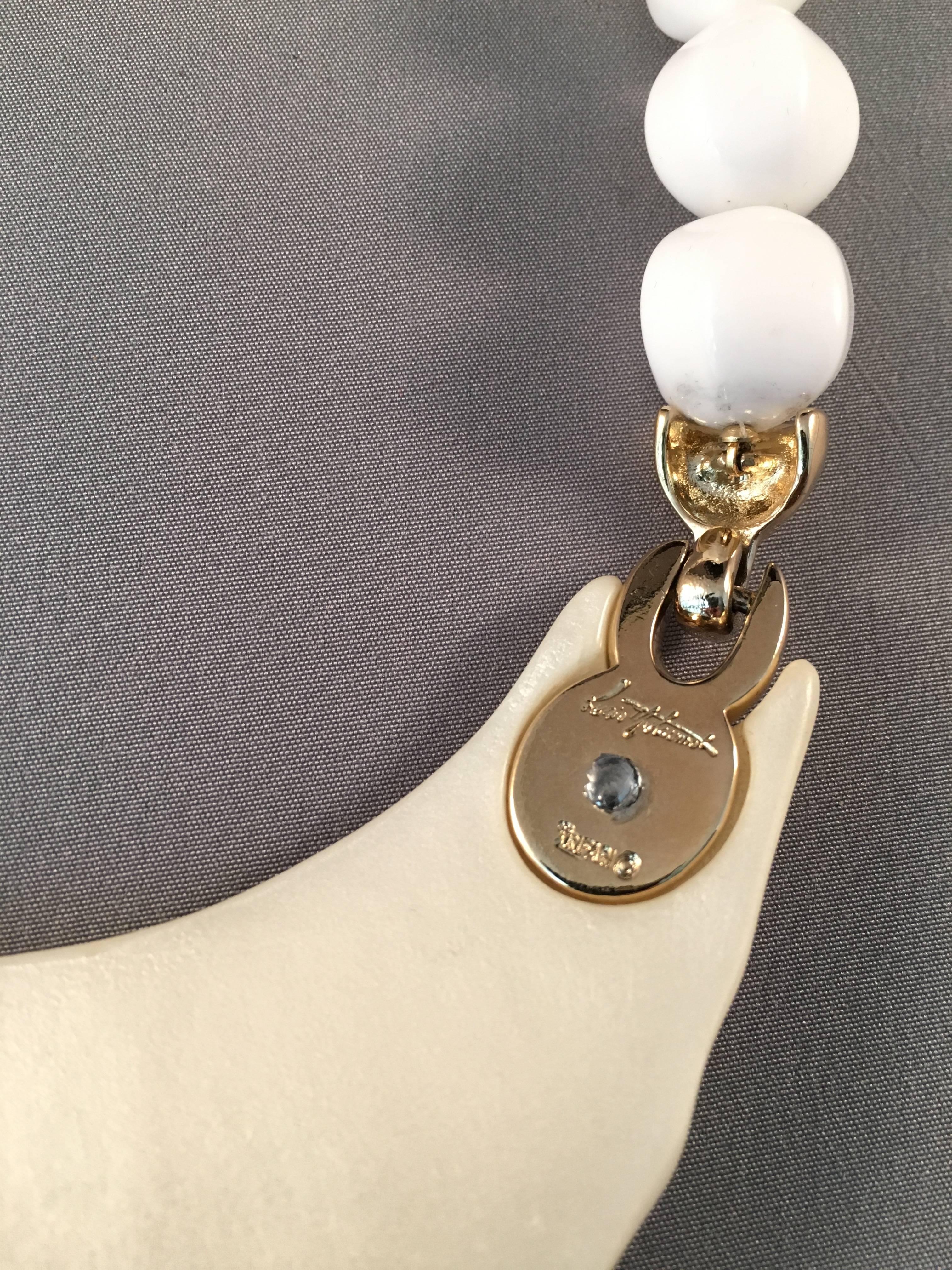 1970s Kunio Matsumoto for Trifari White Modernist Necklace  For Sale 2