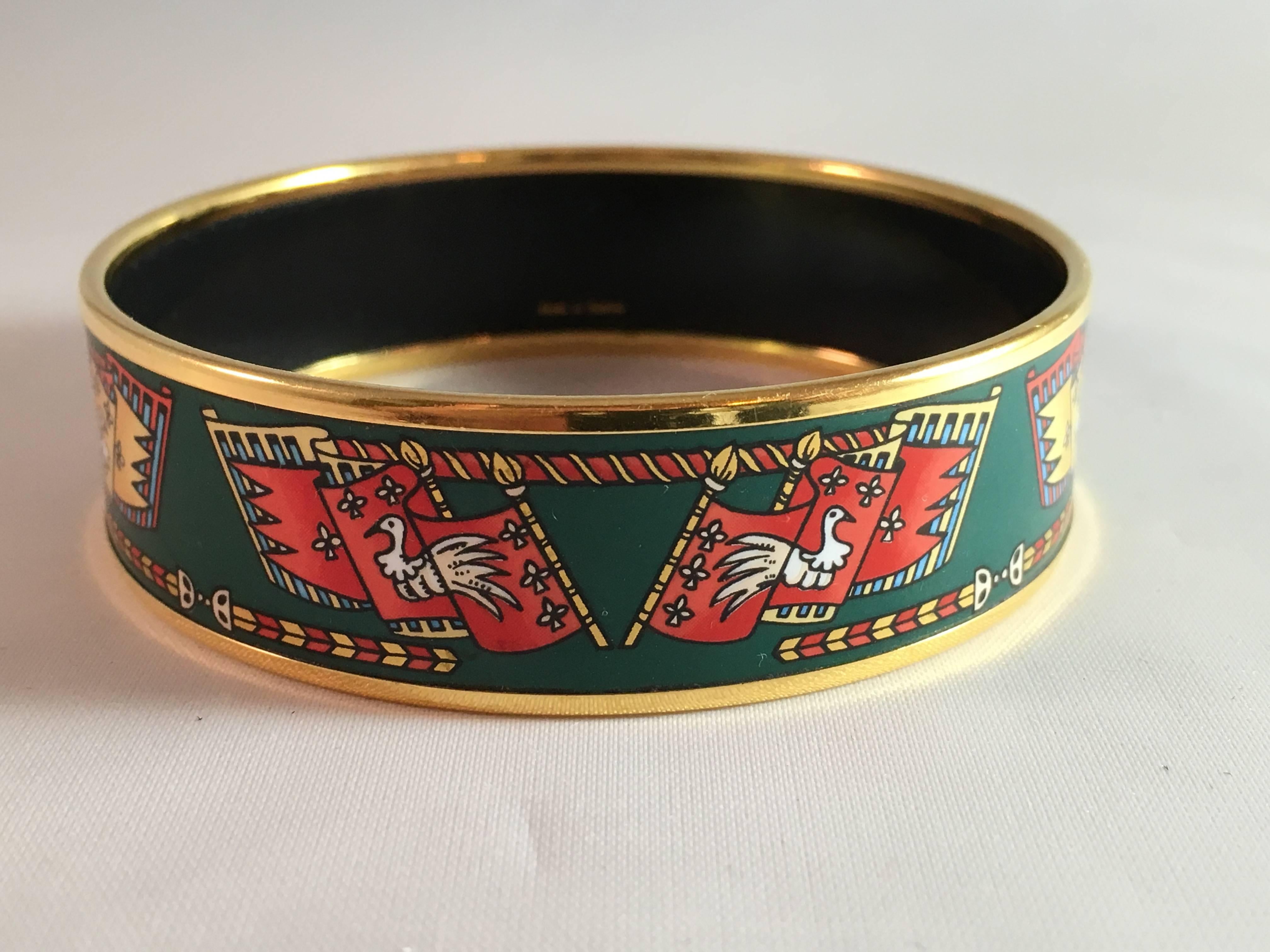Hermes Vintage Printed Enamel Bangle Bracelet Green and Red Size 70 Large In Excellent Condition In Chicago, IL