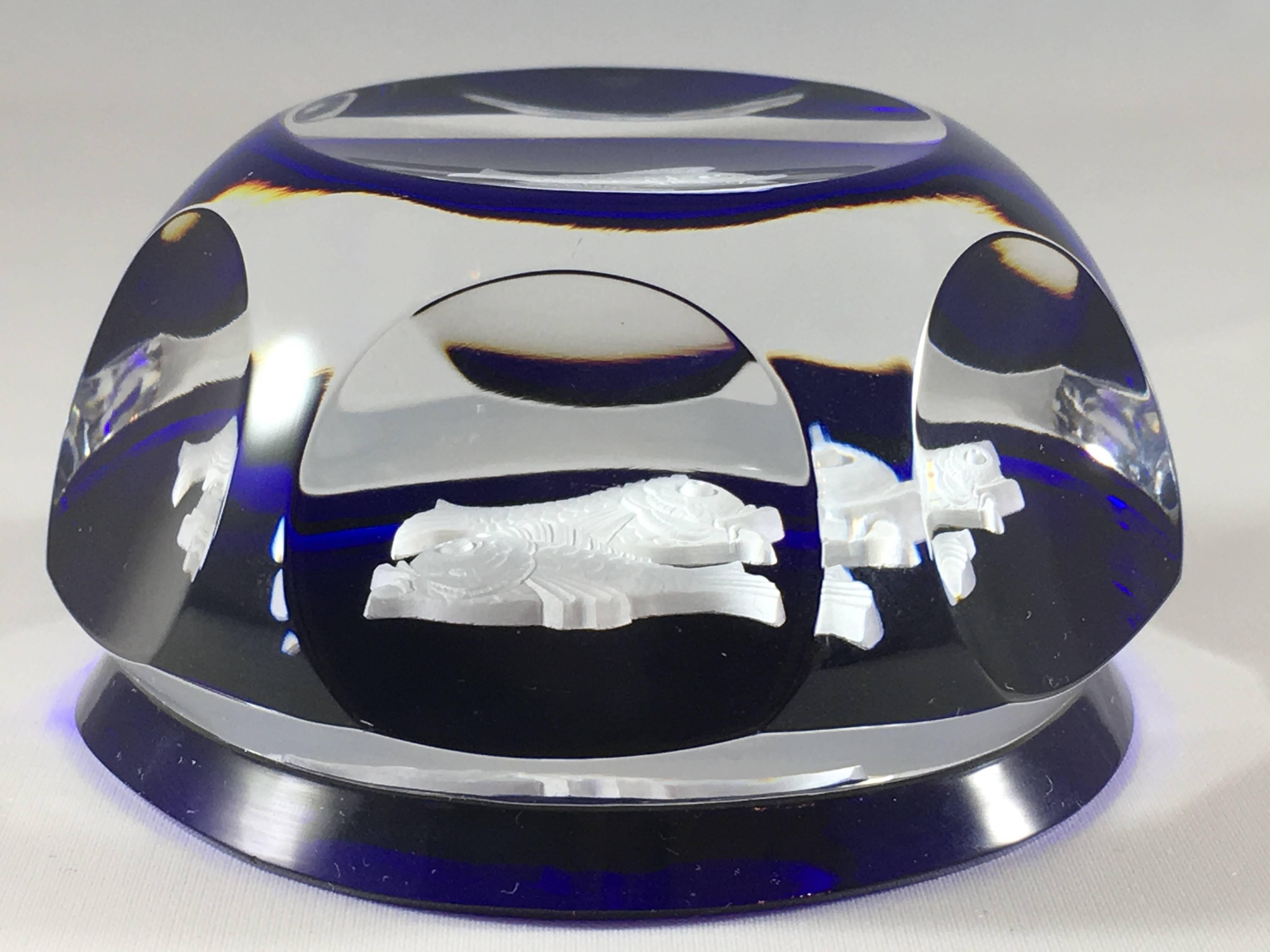 1970s Baccarat Pisces Colbalt Blue Zodiac Paperweight In Excellent Condition In Chicago, IL