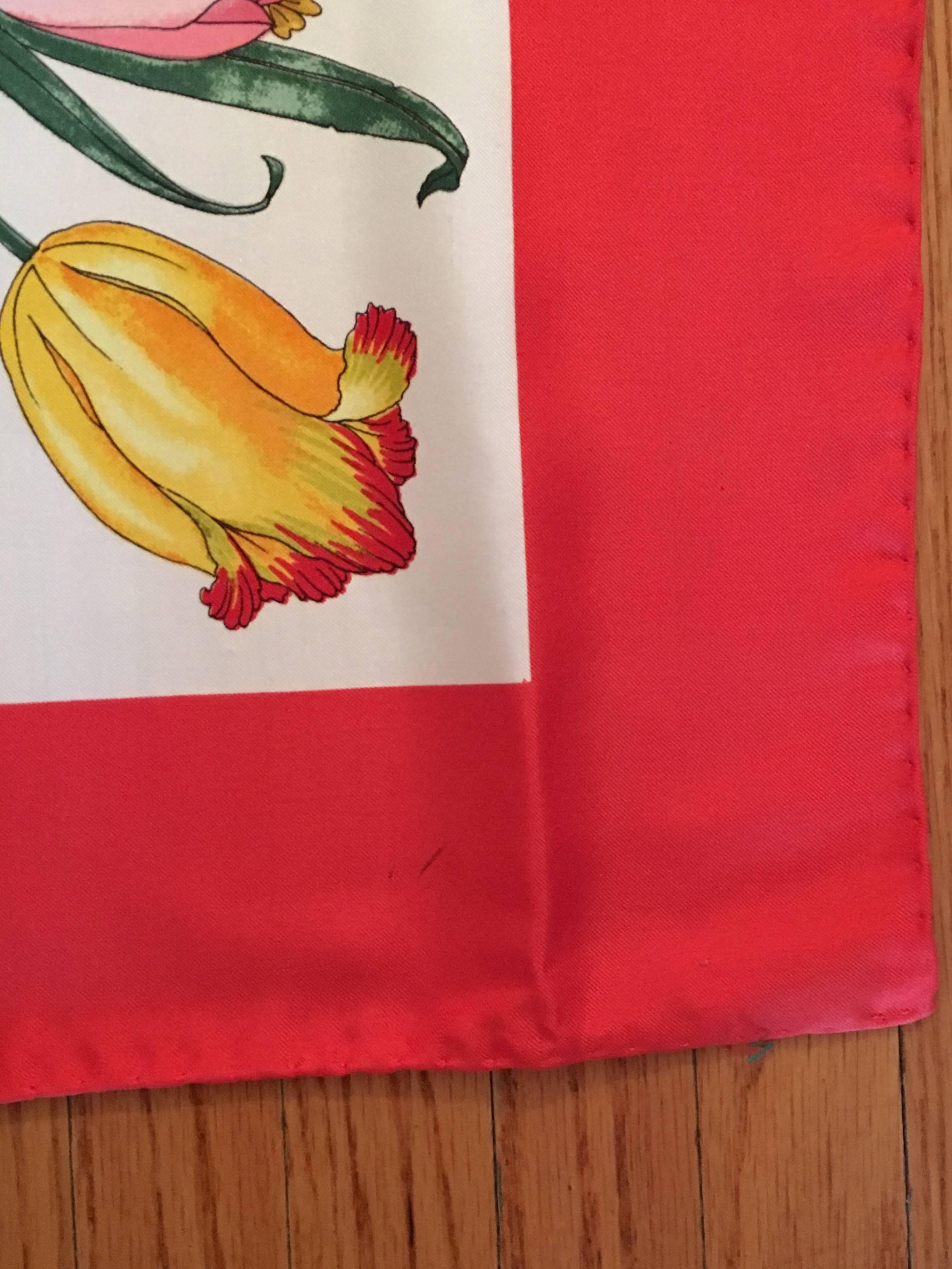 Vintage 1980s Gucci Flora Pattern Scarf with Red Border in Original Box  In Excellent Condition In Chicago, IL