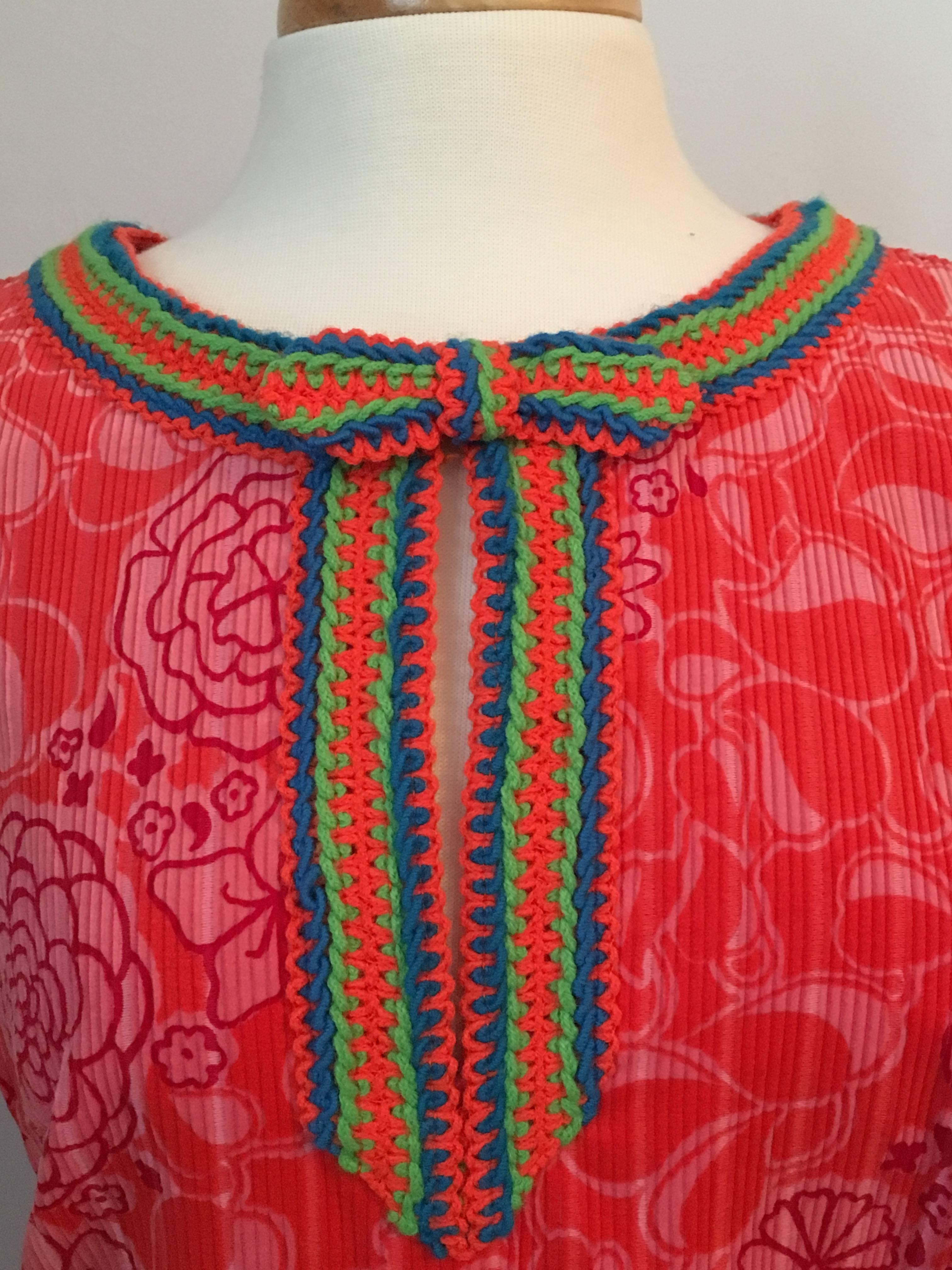 1960s Lilly Pulitzer Floral Printed Corduroy Caftan with Striped Trim In Excellent Condition For Sale In Chicago, IL