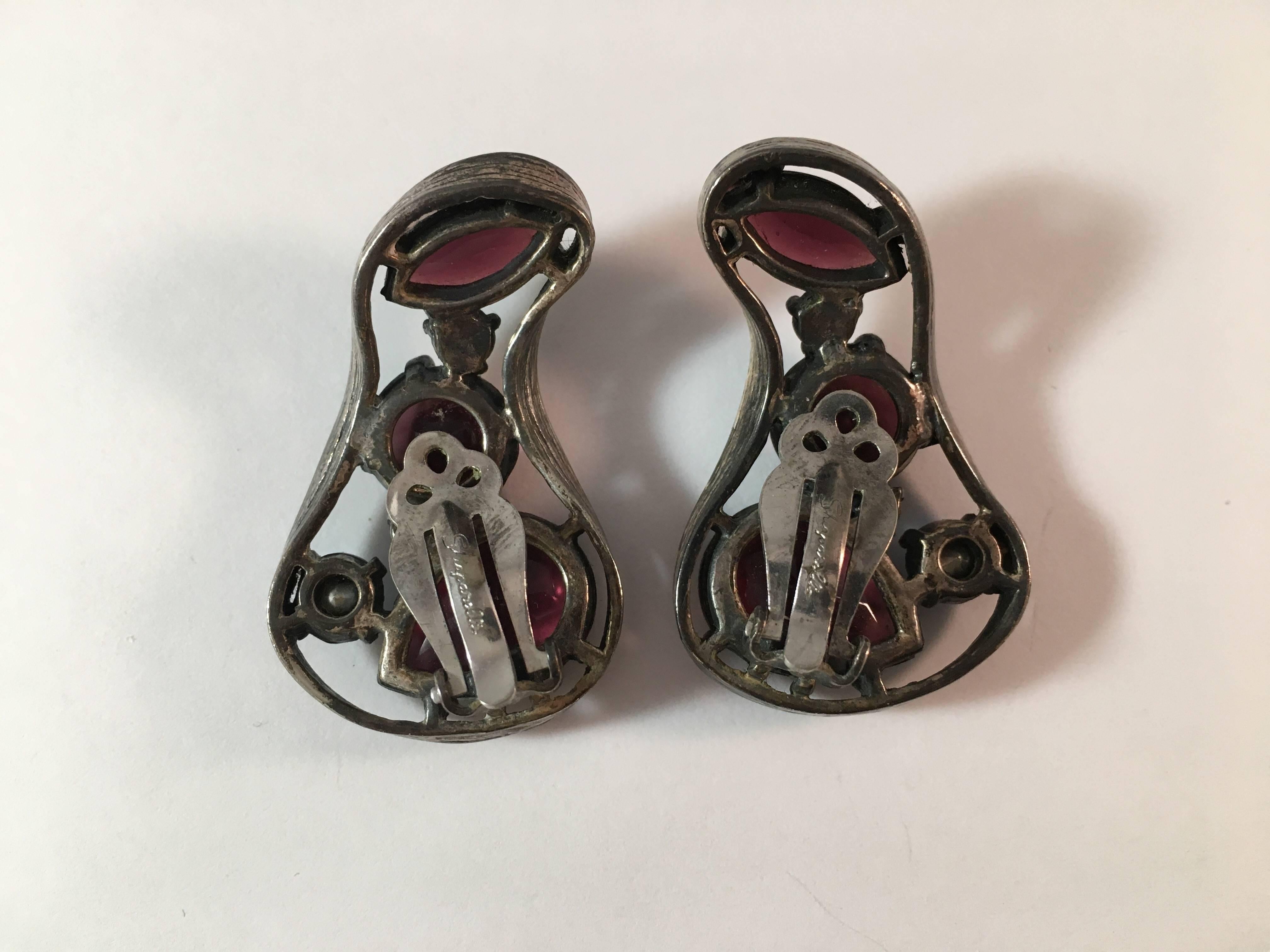 1940s Schiaparelli Biomorphic Shaped Earrings In Excellent Condition For Sale In Chicago, IL