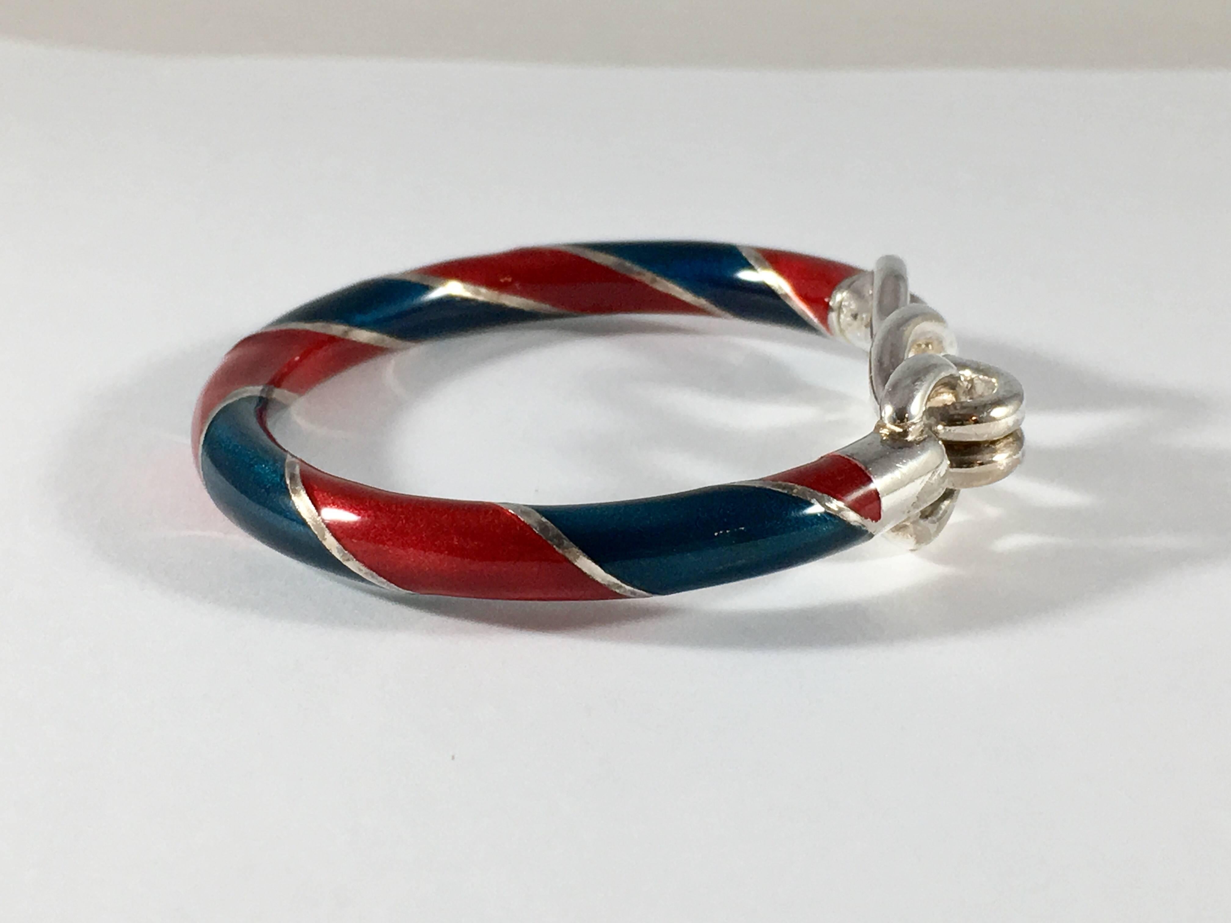 Women's Vintage Gucci Sterling Silver Bracelet with Enamel Stripes of Red and Blue 1980s For Sale