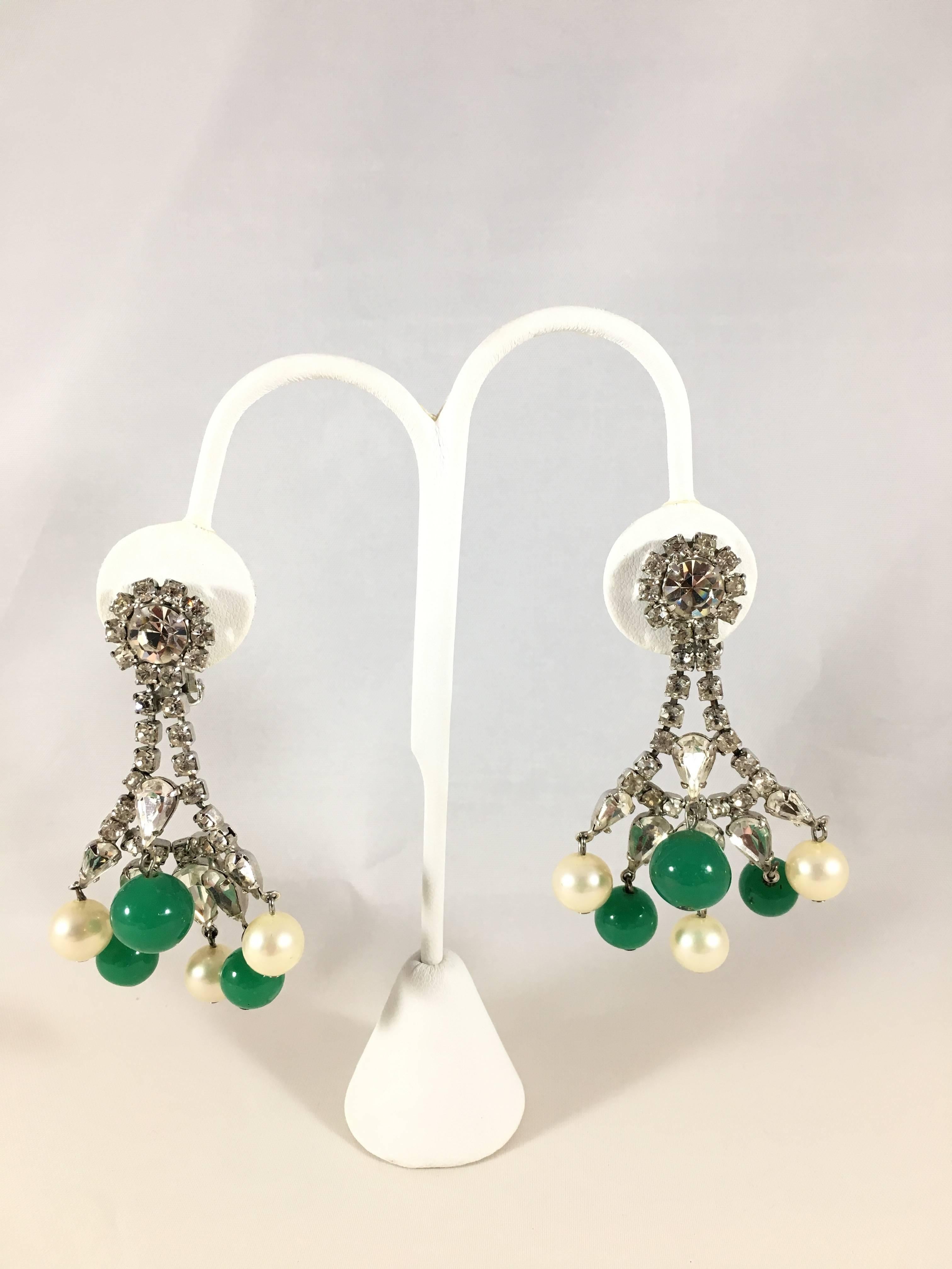 Hattie Carnegie 60s Chandelier Earrings with Rhinestones, Pearls and Emeralds For Sale 1