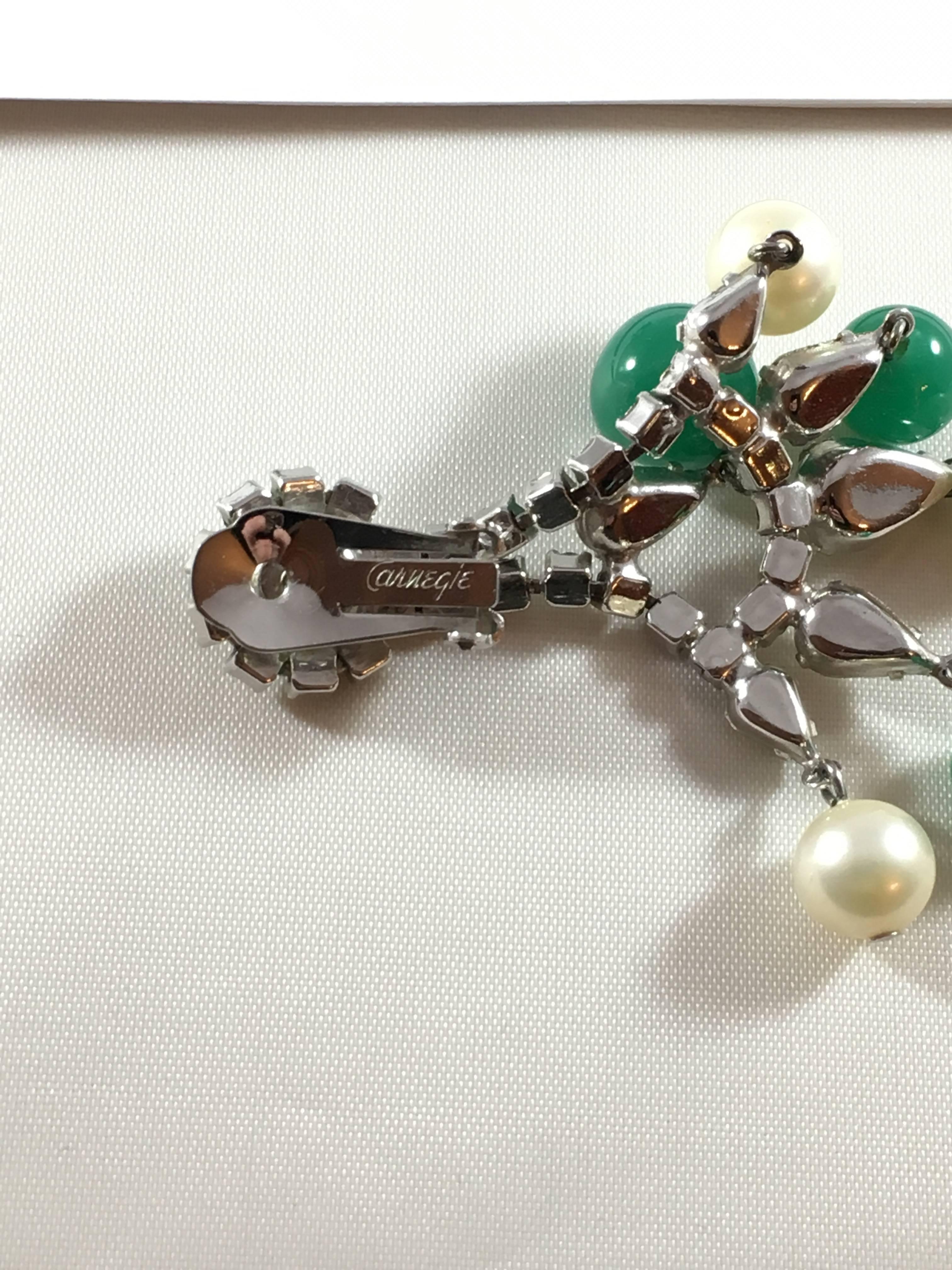 Hattie Carnegie 60s Chandelier Earrings with Rhinestones, Pearls and Emeralds For Sale 4