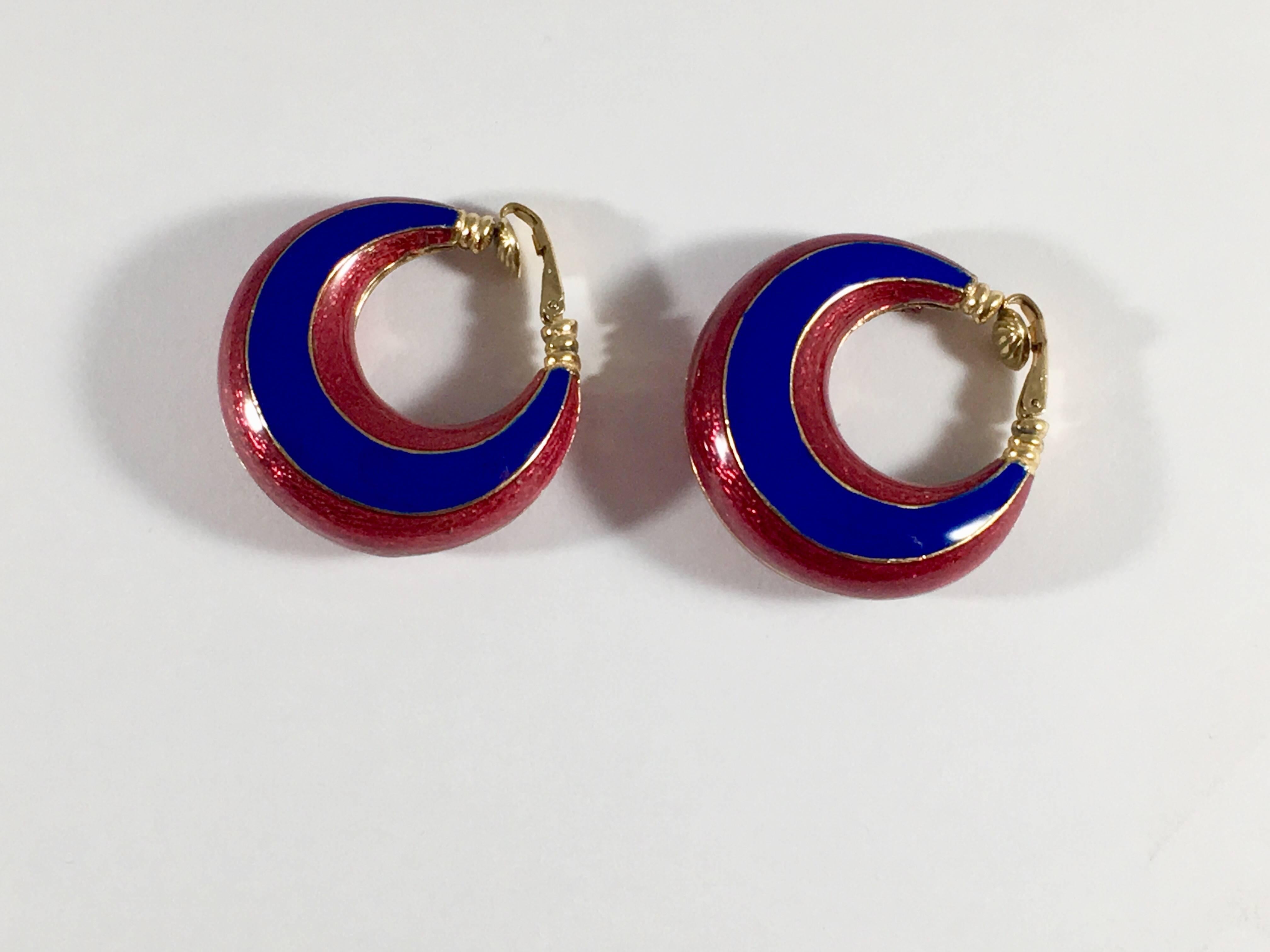Ciner Enamel Hoop Earrings Red and Blue from the 1960s For Sale 1