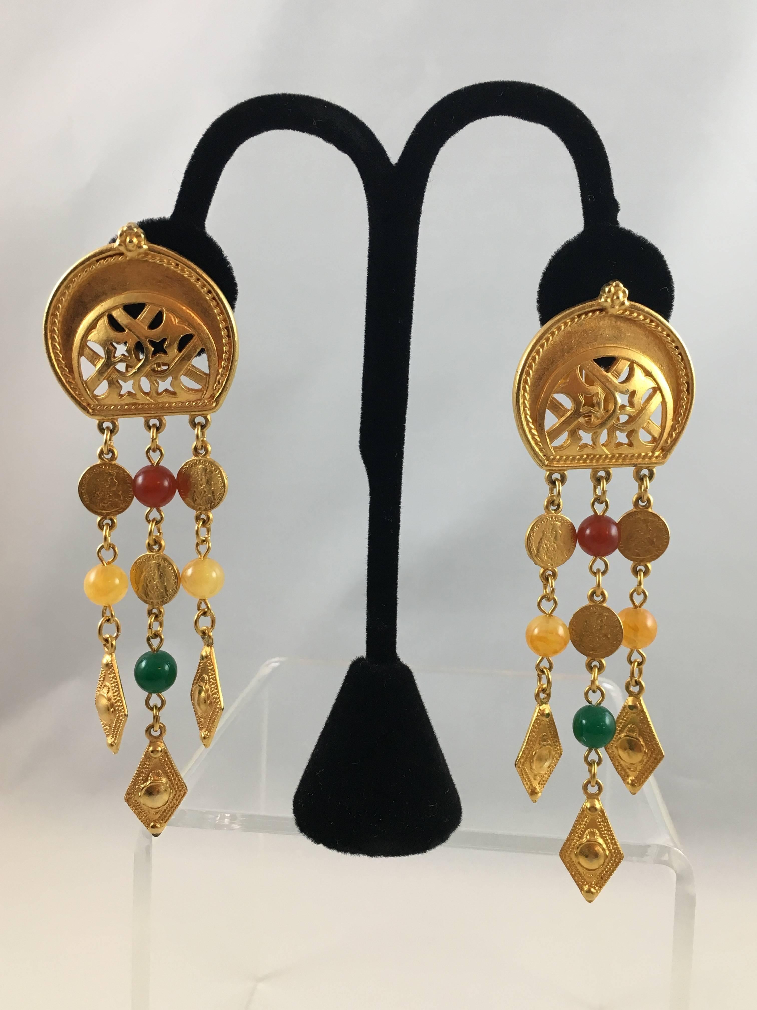Ben Amun 1980s Dangle Earrings with  In Excellent Condition For Sale In Chicago, IL