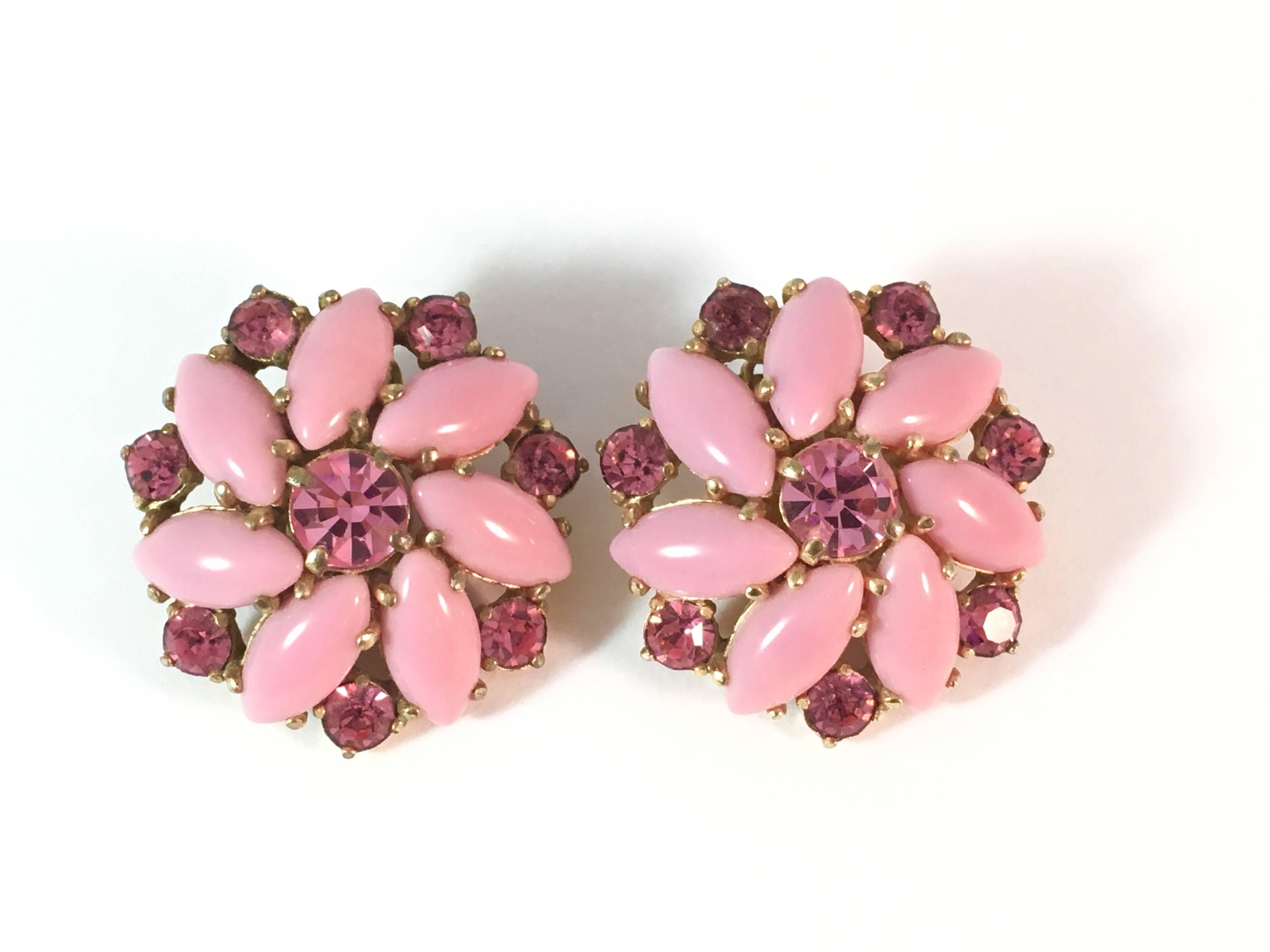 Schiaparelli Pink Flower Clip-On-Earrings, 1950s In Excellent Condition For Sale In Chicago, IL