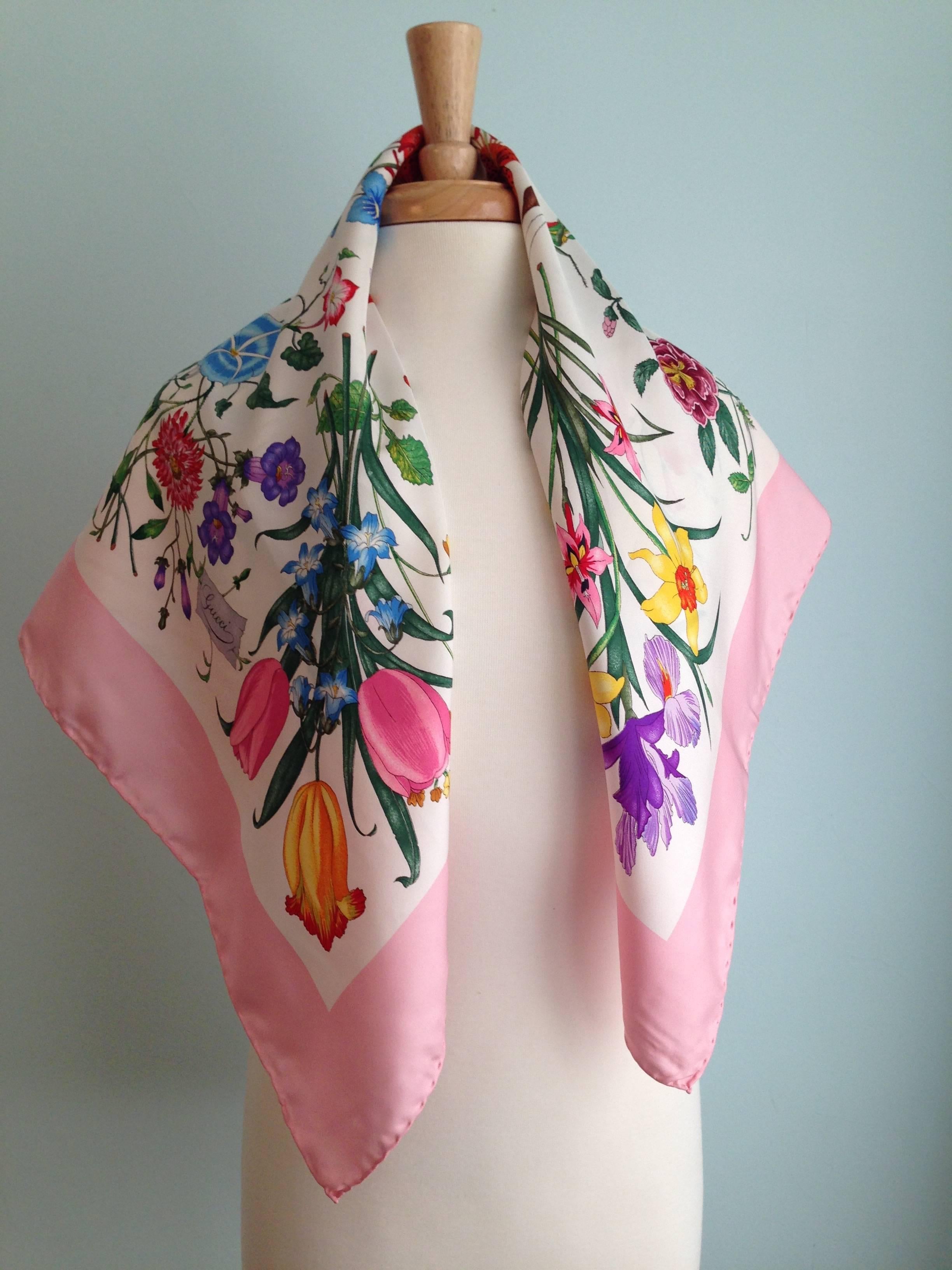 Gucci Flora Pattern Scarf with Pink Border In Excellent Condition In Chicago, IL