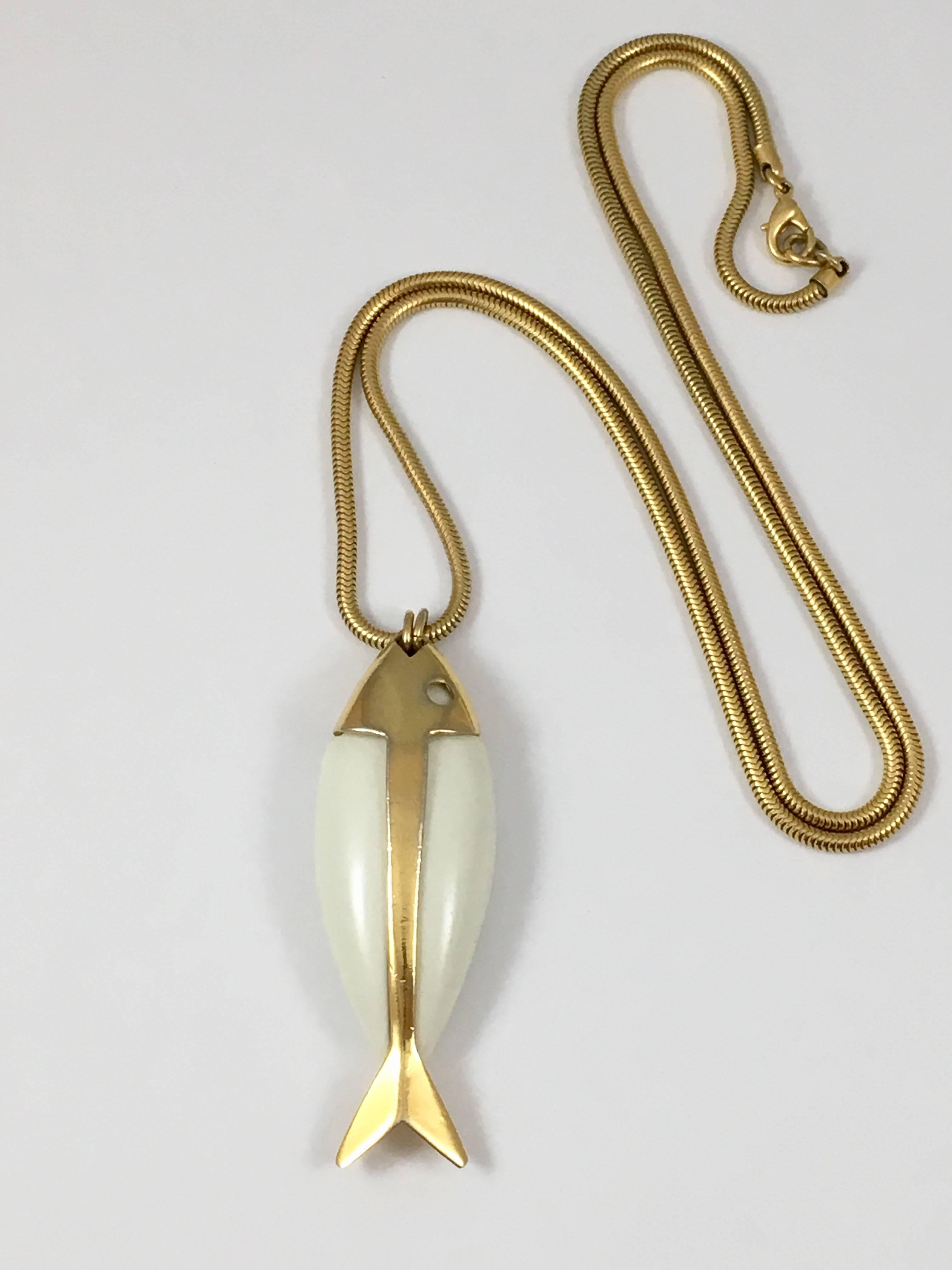 Trifari Fish Pendant Necklace, 1970s 3