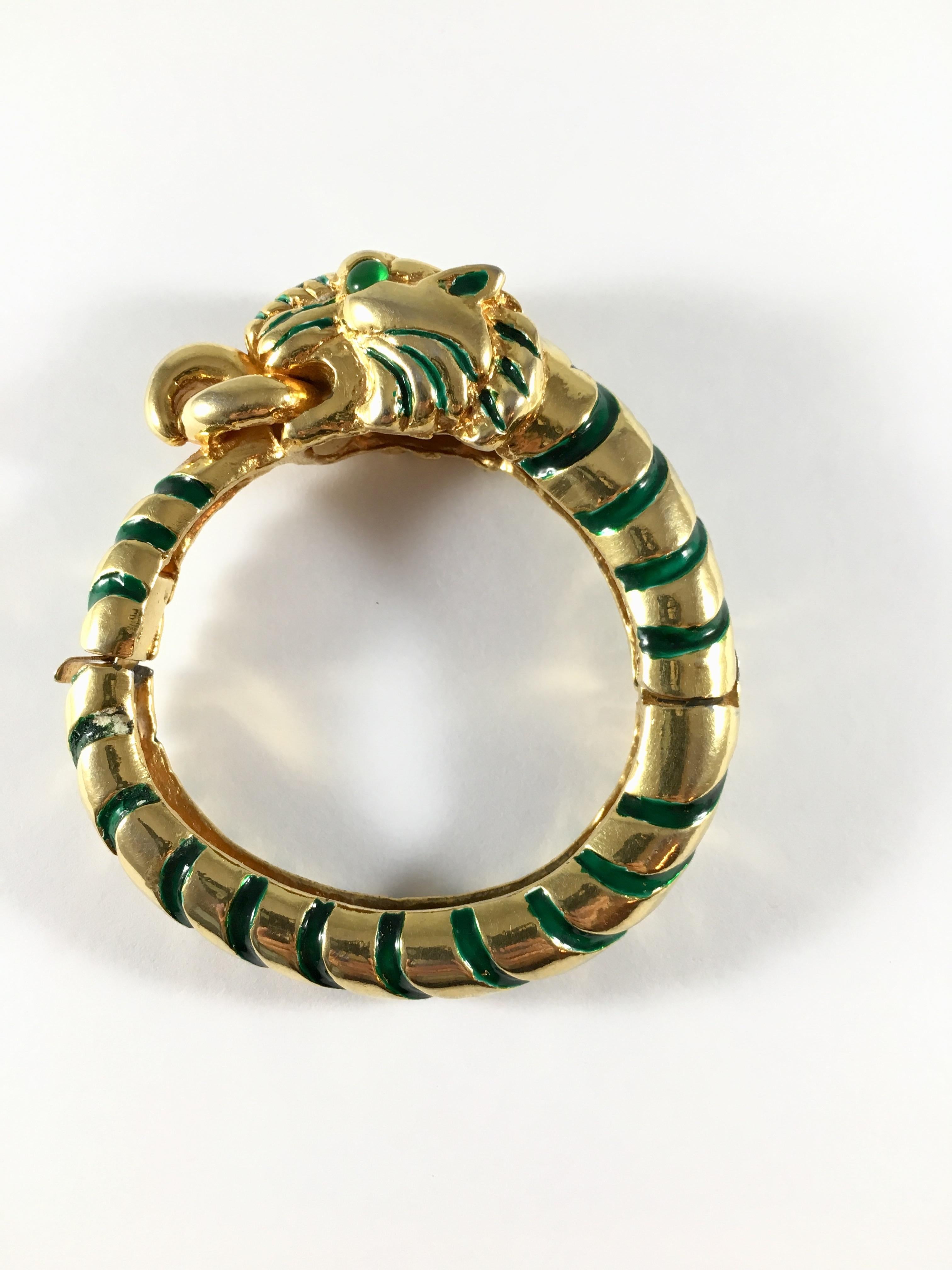 Rare Kenneth Jay Lane Green Enamel Tiger Bracelet 1960s In Excellent Condition In Chicago, IL