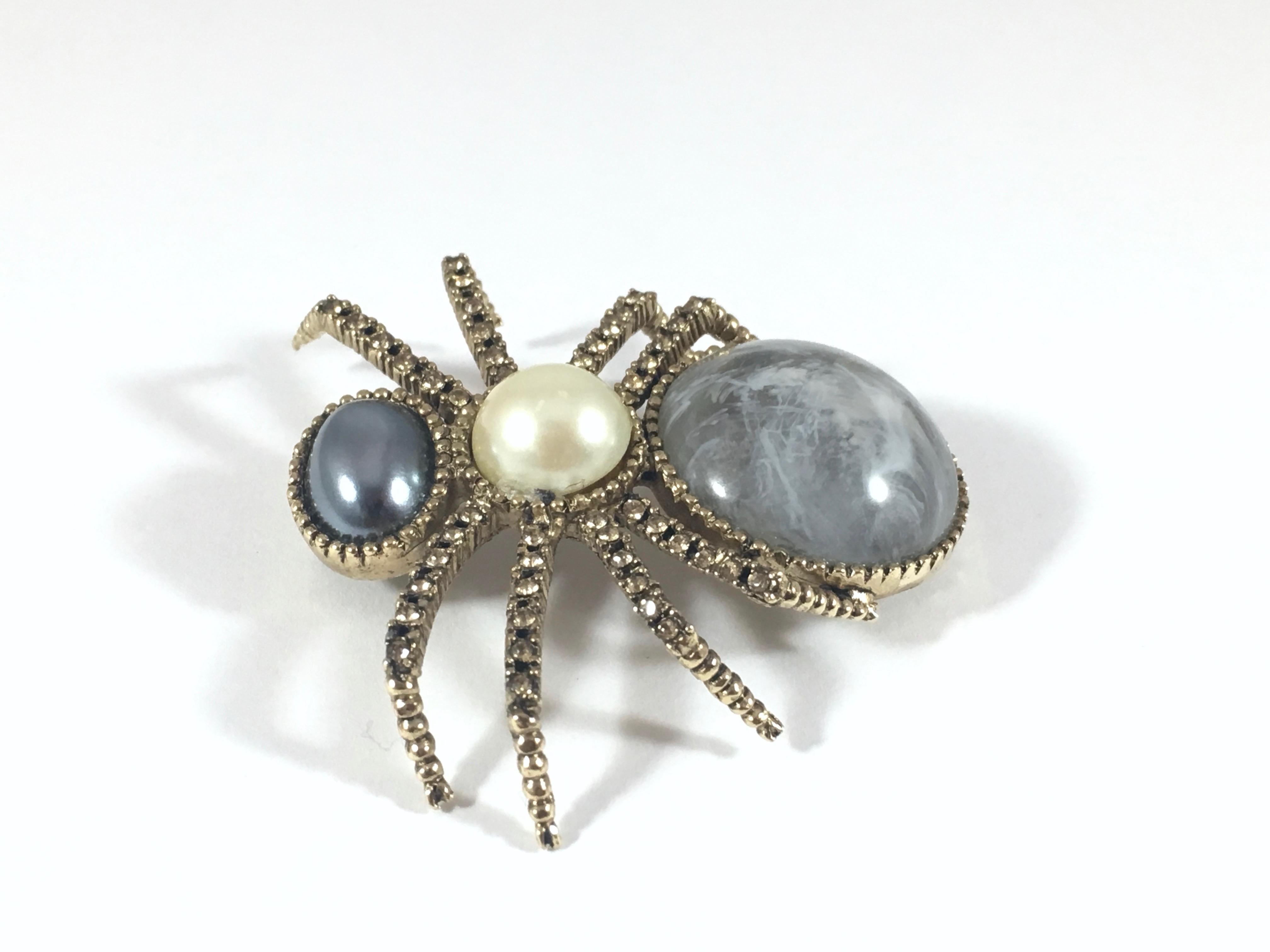 Ciner Spider Faux Pearl and Rhinestone Brooch 1970s In Excellent Condition In Chicago, IL