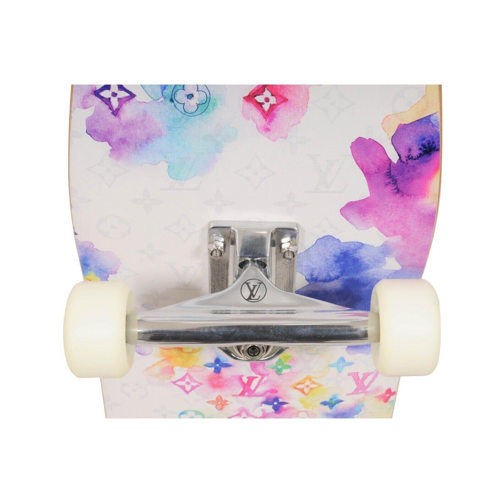 Louis Vuitton SS21 Skate Deck Aquarell LV Monogram Logo Skateboard Art Decor im Angebot 7