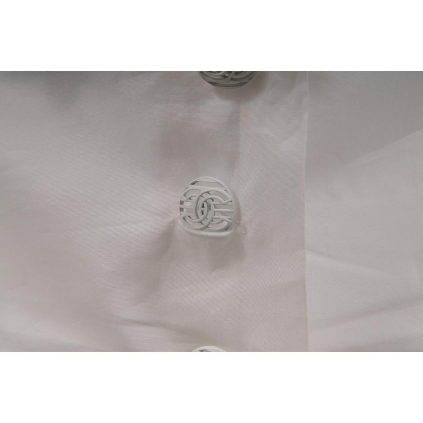 Chanel - Top pour corset avec nœud et épingle à fleur Taille FR 40 Blanc CC Logo Coton en vente 4