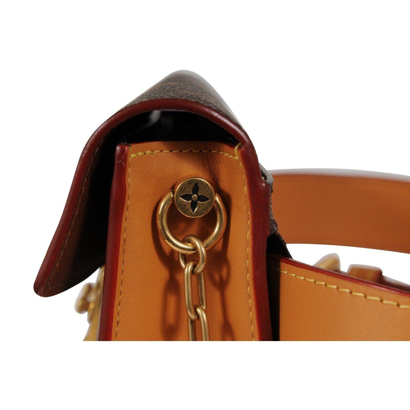 Louis Vuitton Donna Monogram S Lock Belt Pouch MM Borsa in pelle marrone Virgil in vendita 4