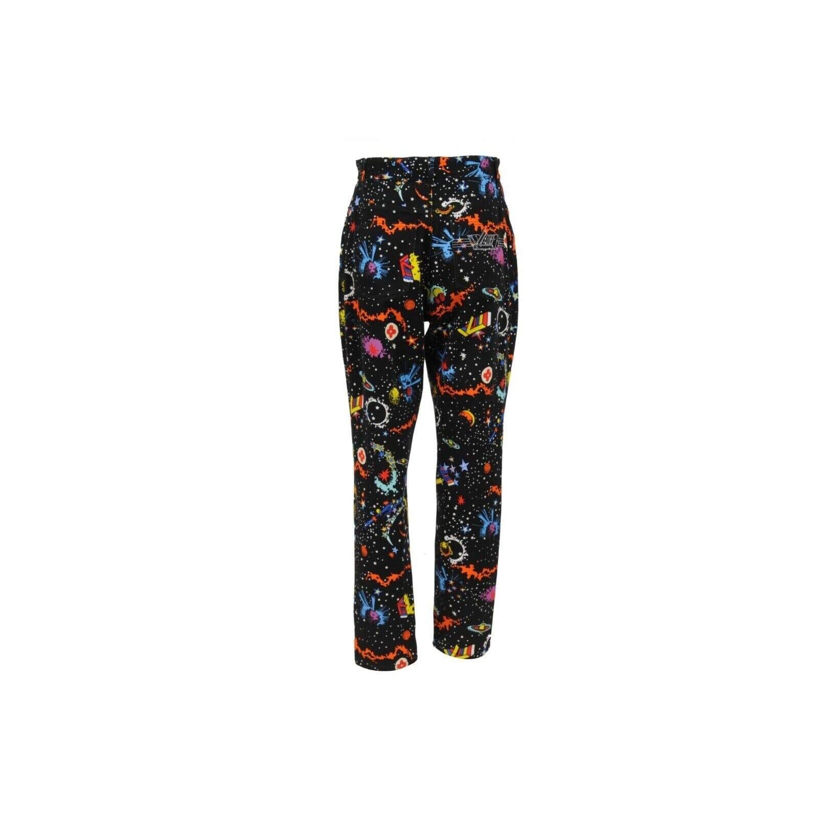 - ÉPUISÉ DANS LE MONDE ENTIER 



- IMPOSSIBLE À TROUVER 



- COMME SEEON SUR GIGI HADID 



- Imprimé galaxie LV sur tout le corps



- Etiqueté taille 42 dans la marque



- Pas d'étiquette de tissu



Condit : 



Les jeans sont dans un état