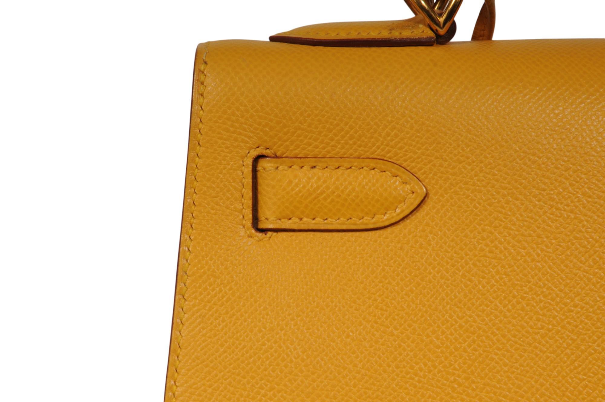 Hermes Kelly 32 Sellier Jaune Ambre Gold Hardware Vintage 2000's Crossbody im Angebot 1