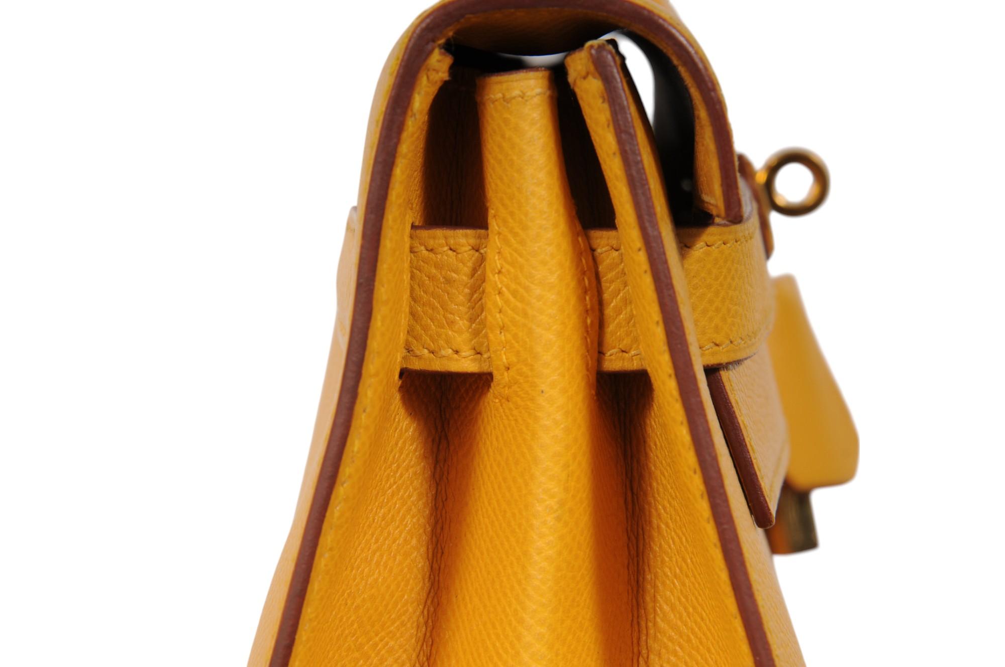 Hermes Kelly 32 Sellier Jaune Ambre Gold Hardware Vintage 2000's Crossbody im Angebot 5