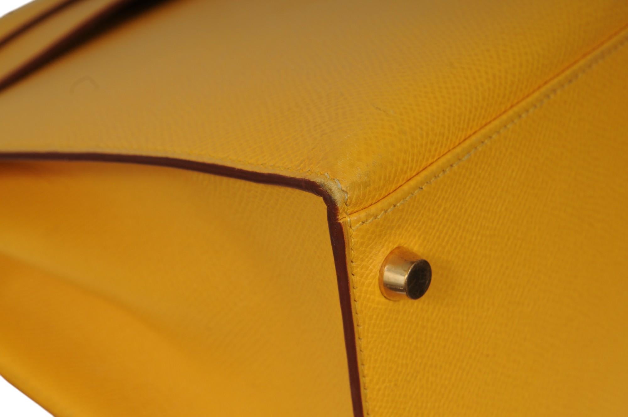 Hermes Kelly 32 Sellier Jaune Ambre Gold Hardware Vintage 2000's Crossbody im Angebot 7