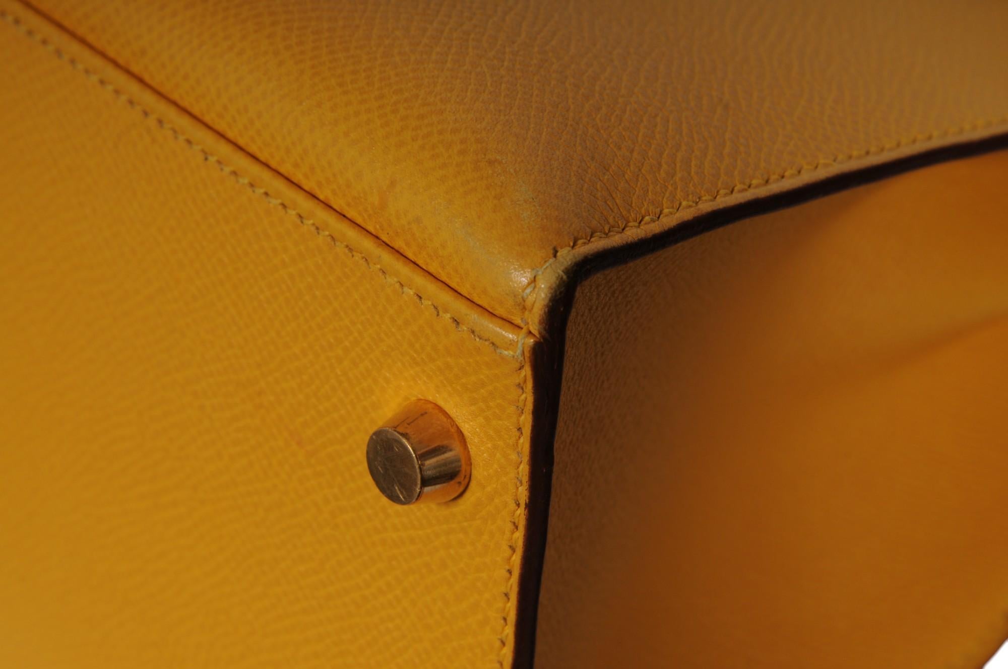 Hermes Kelly 32 Sellier Jaune Ambre Gold Hardware Vintage 2000's Crossbody im Angebot 8