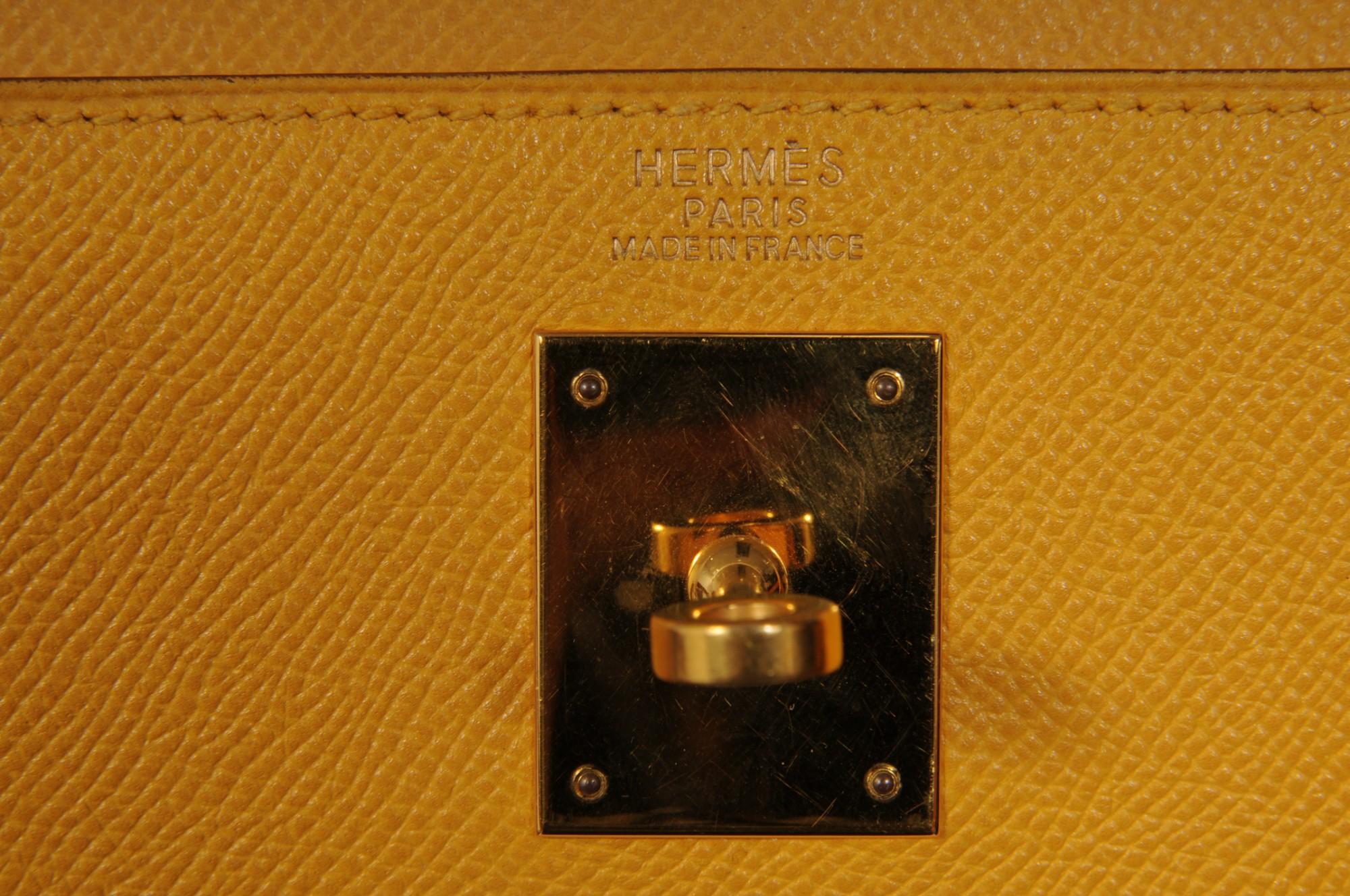 Hermes Kelly 32 Sellier Jaune Ambre Gold Hardware Vintage 2000's Crossbody im Angebot 14