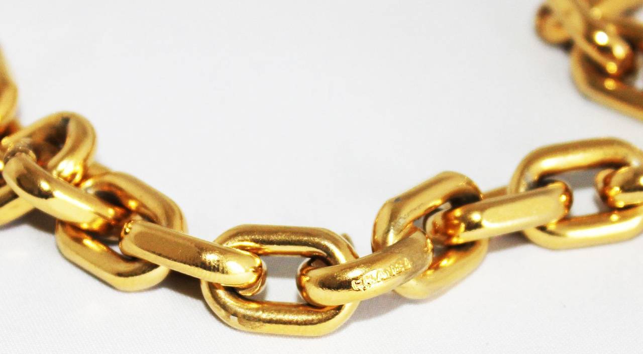 Unique Chanel n°5 Huge pendant 1980