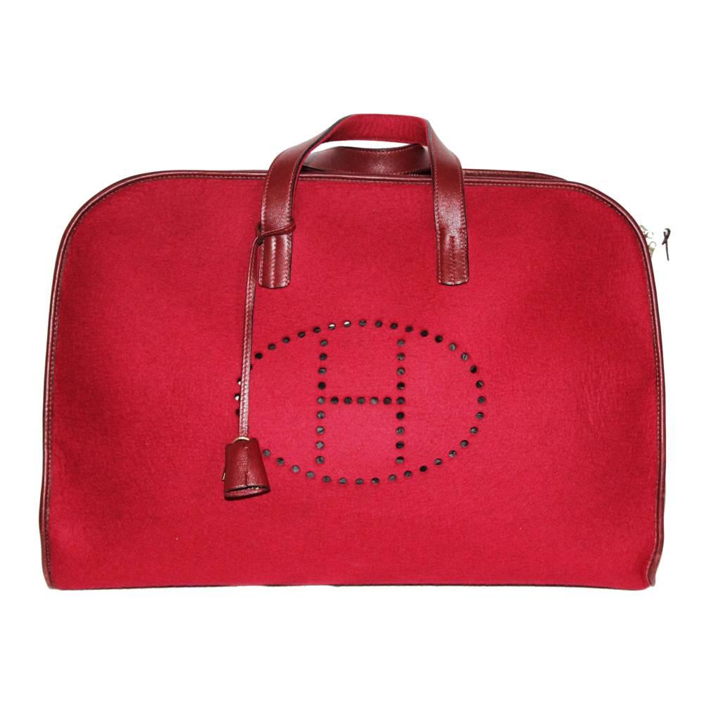 Just fabulous color for this Hermes feu2dou travel bag 1996