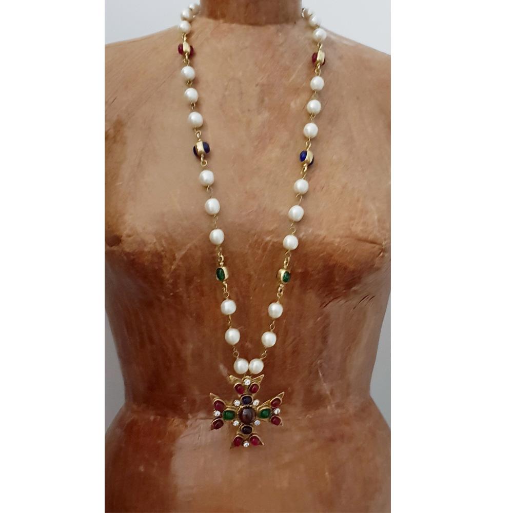Women's or Men's Chanel Haute Couture Maltesse Cross Gripoix necklace c.1980 For Sale